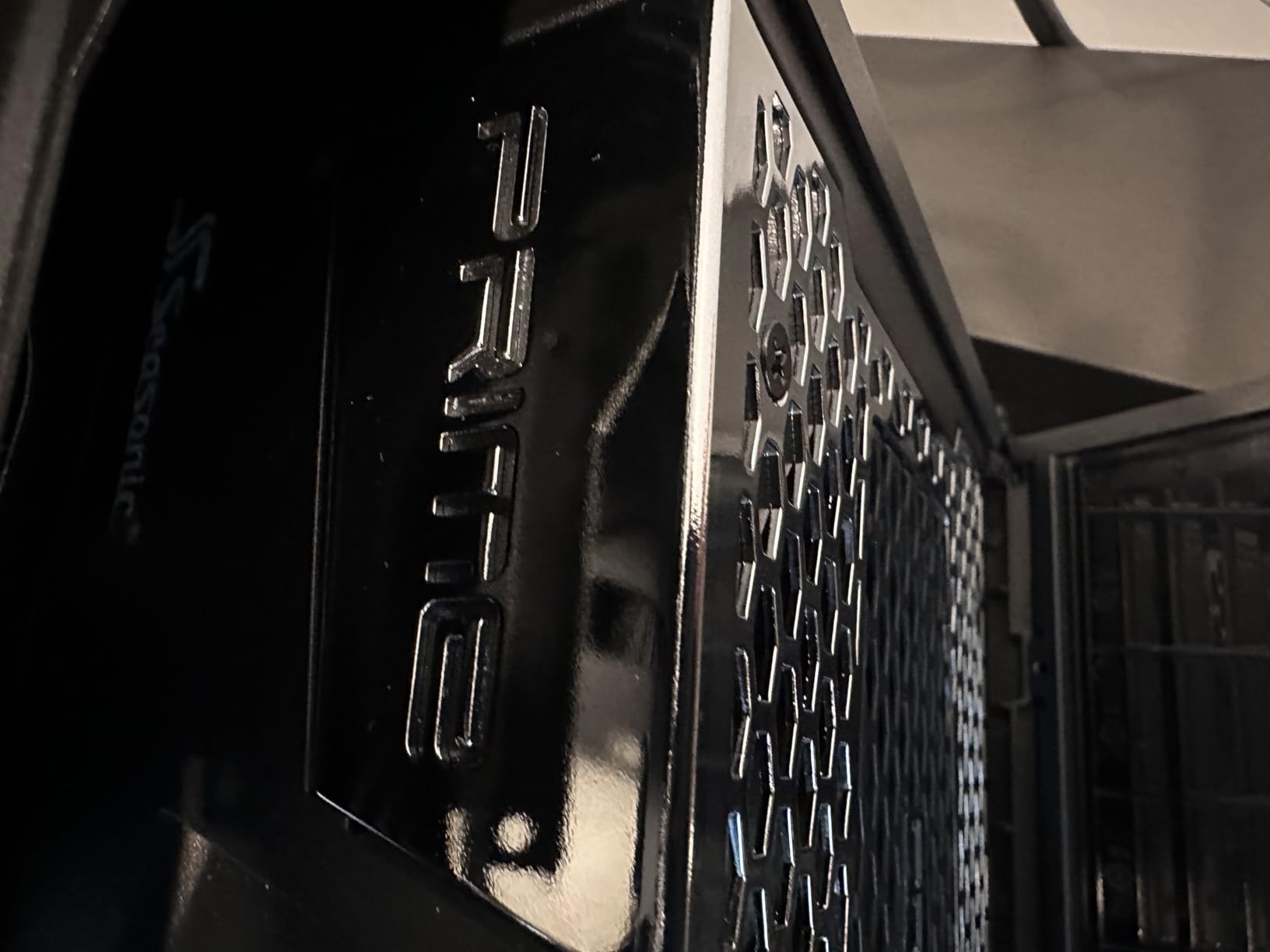 Seasonic PRIME PX 1600W Power Supply ATX 3.1 PCIe 5.1 (12V-2x6) 12 Years Warranty 80+ Platinum Fully Modular RTX 5090 AMD RX 9000 Ready AI Workstation customer photo 2