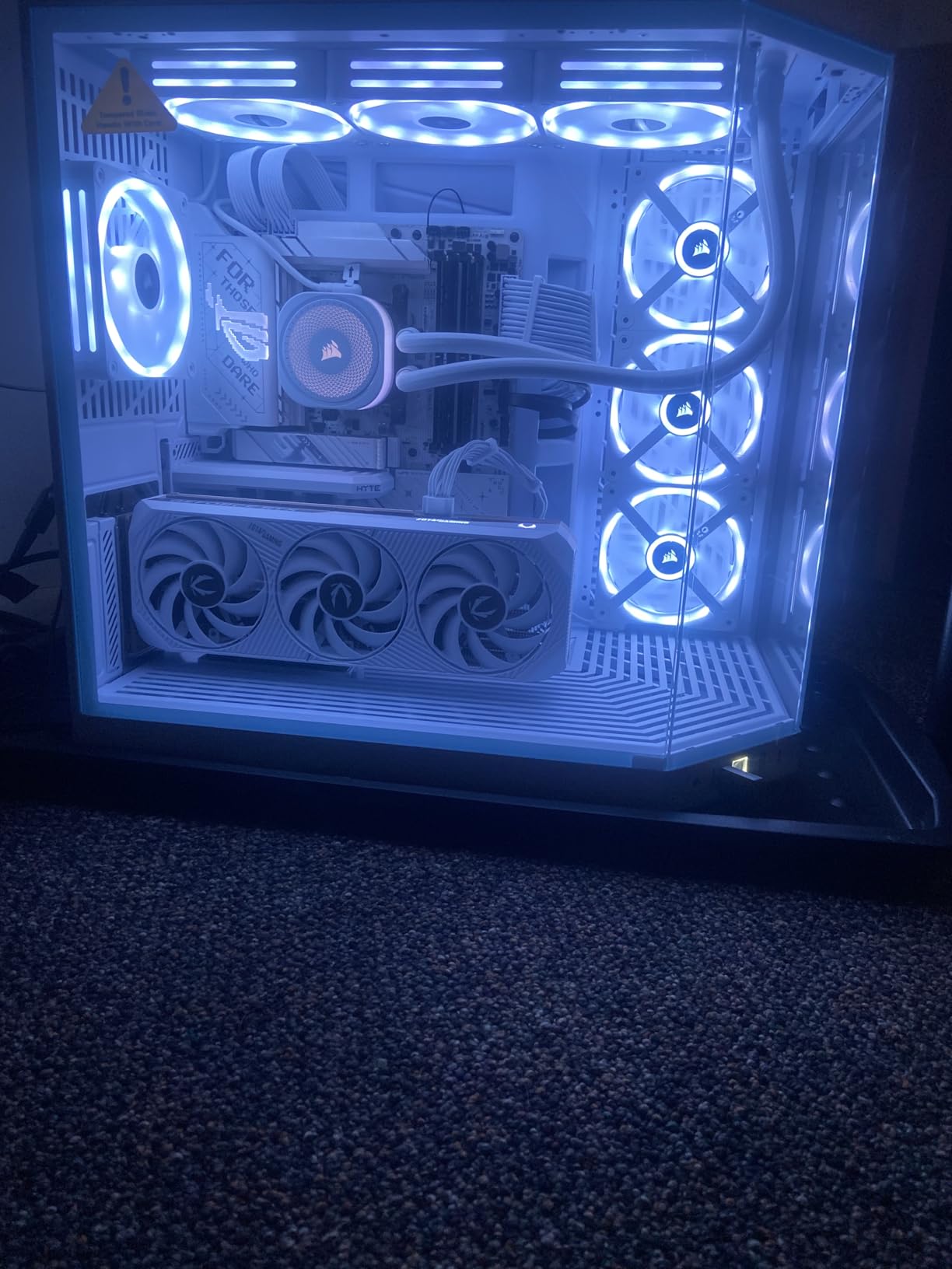 Corsair iCUE Link QX120 RGB 120mm Magnetic Dome RGB Fans - Triple Fan Starter Kit with iCUE Link System Hub - Black customer photo 2