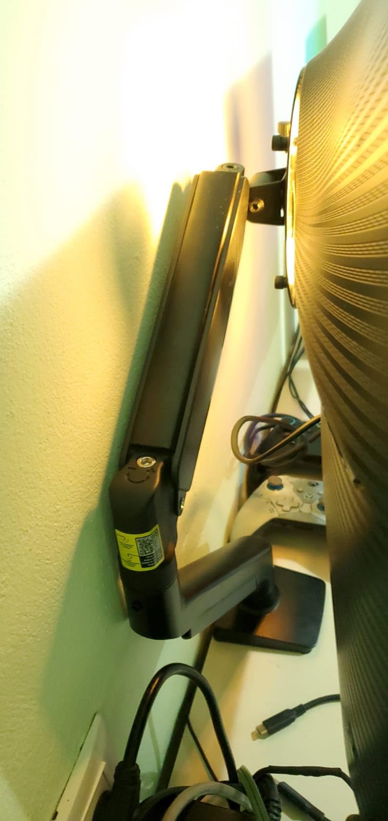 ErGear Dual Monitor Stand up to 33 inches Screen, Load-Bearing Max 22 lbs Each Arm, Adjustable Dual Monitor Mount, Sturdy Steel vesa Monitor Mount with Stable VESA 75x75 100x100mm customer photo 1