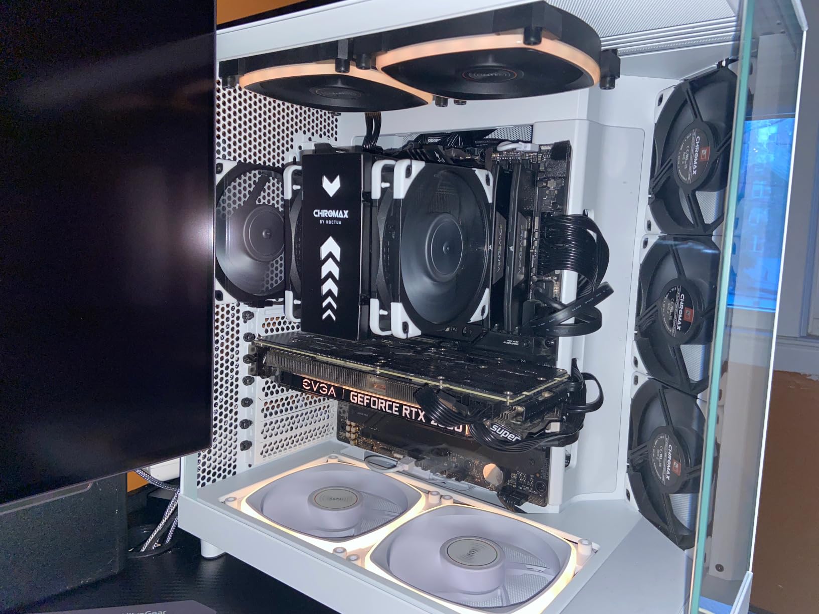 NZXT H6 Flow | CC-H61FB-01 | Compact Dual-Chamber Mid-Tower Airflow Case | Panoramic Glass Panels | High-Performance Airflow Panels | Includes 3 x 120mm Fans | Cable Management | Black customer photo 2