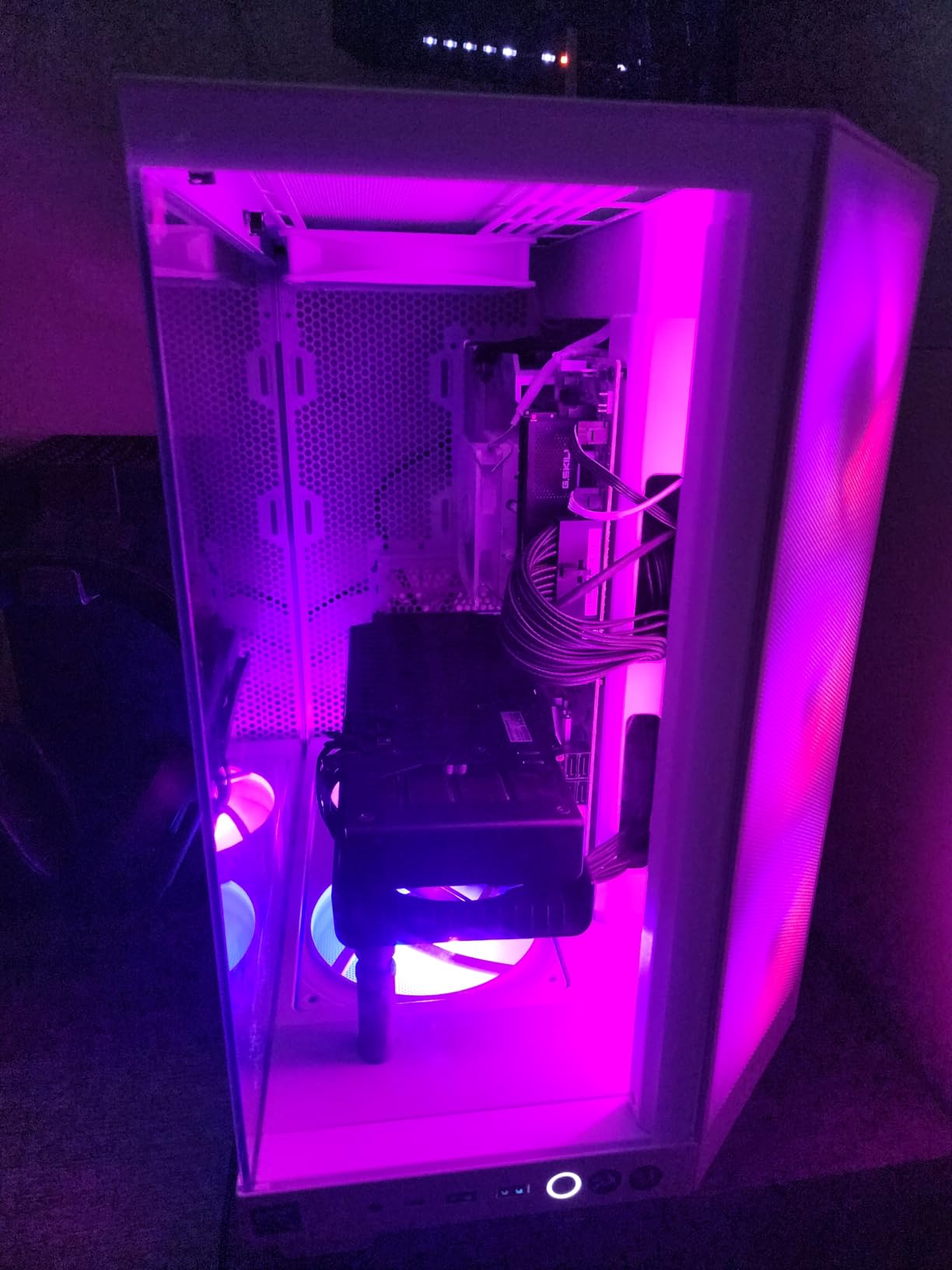 NZXT H6 Flow RGB Mid-Tower Airflow Case with 3 RGB Fans, Panoramic Glass Panels, and Cable Management - White customer photo 2