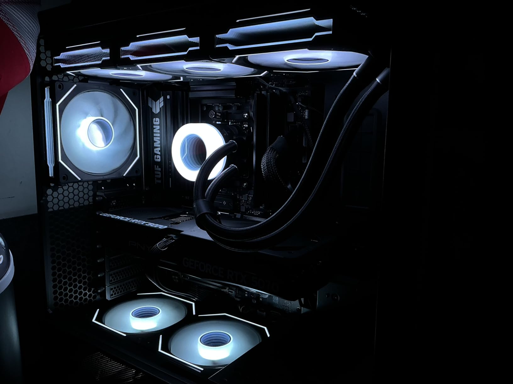 Lian Li UNI Fan SL-Infinity 120mm Reverse Blade-Single Pack-ARGB Fan (Non-Wireless) -Daisy-Chain Design-Infinity Mirror-Cable Management-Customizable Lighting Effects-Black-(UF-RSLIN120-1B) customer photo 1