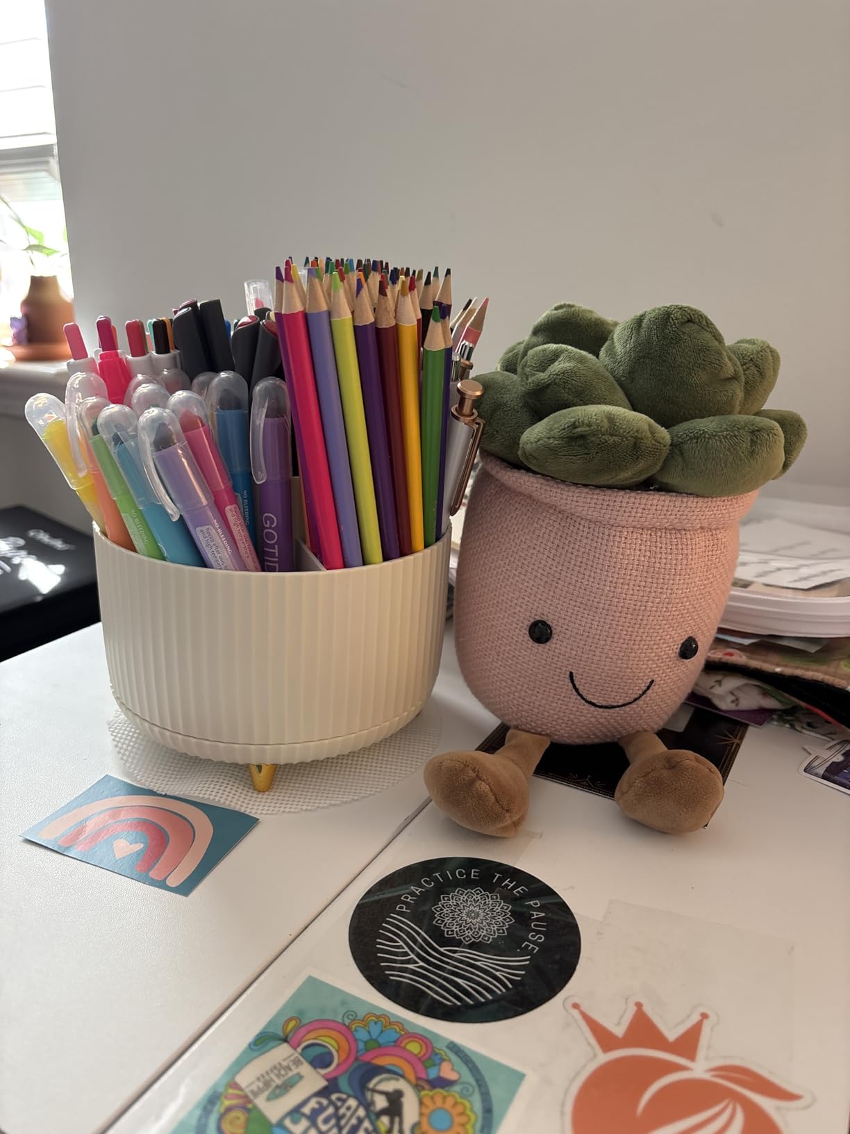 SKYDUE 360 Rotating Plastic Desk Pen Organizer with 5 Slots, Dual-Purpose Art Supply Pencil Cup for Office, School, Home customer photo 1