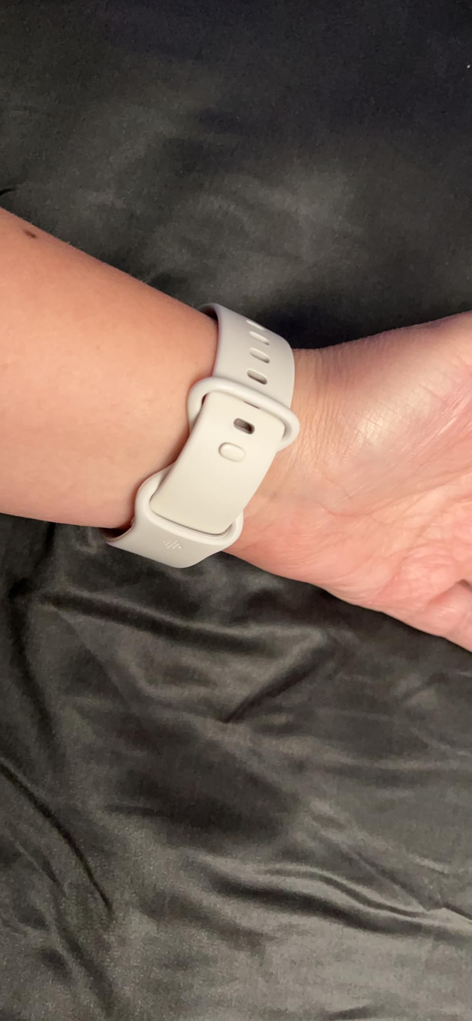 Google Fitbit Charge 6 - Fitness Tracker - Porcelain/Silver customer photo 1