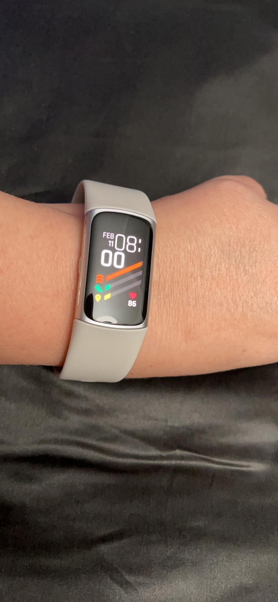 Google Fitbit Charge 6 - Fitness Tracker - Porcelain/Silver customer photo 2