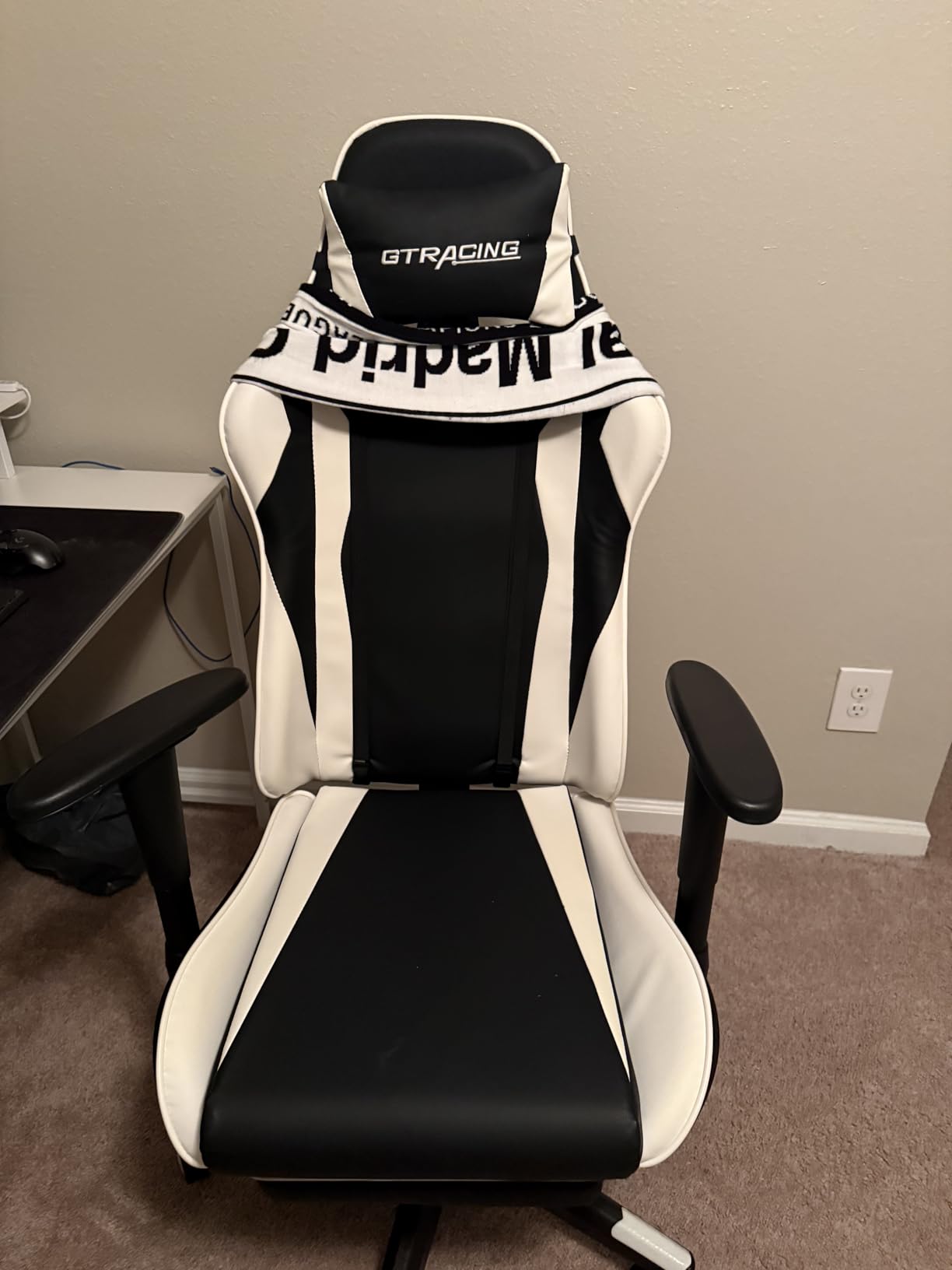 GTPLAYER Gaming Chair with Footrest, Ergonomic Computer Game Desk Chair, Reclining Gamer Chair Seat Height Adjustment, Swivel Rocker with Headrest and Lumbar (White) customer photo 1