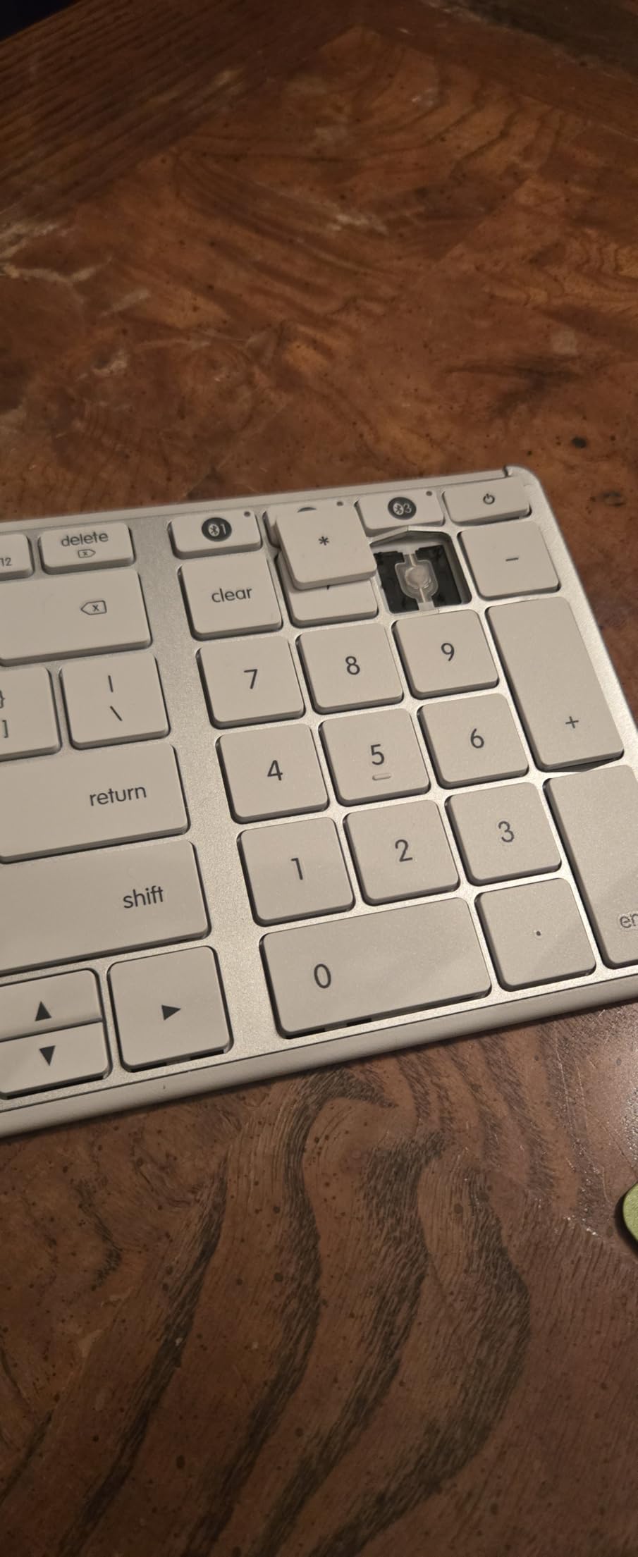 seenda Bluetooth Keyboard and Mouse Combo for Mac, SKM64-2 Rechargeable Slim Wireless Keyboard Mouse Compact, 3 Multi-Device Connection, Compatible for Mac, MacBook Pro/Air, iPad, White Silver customer photo 1