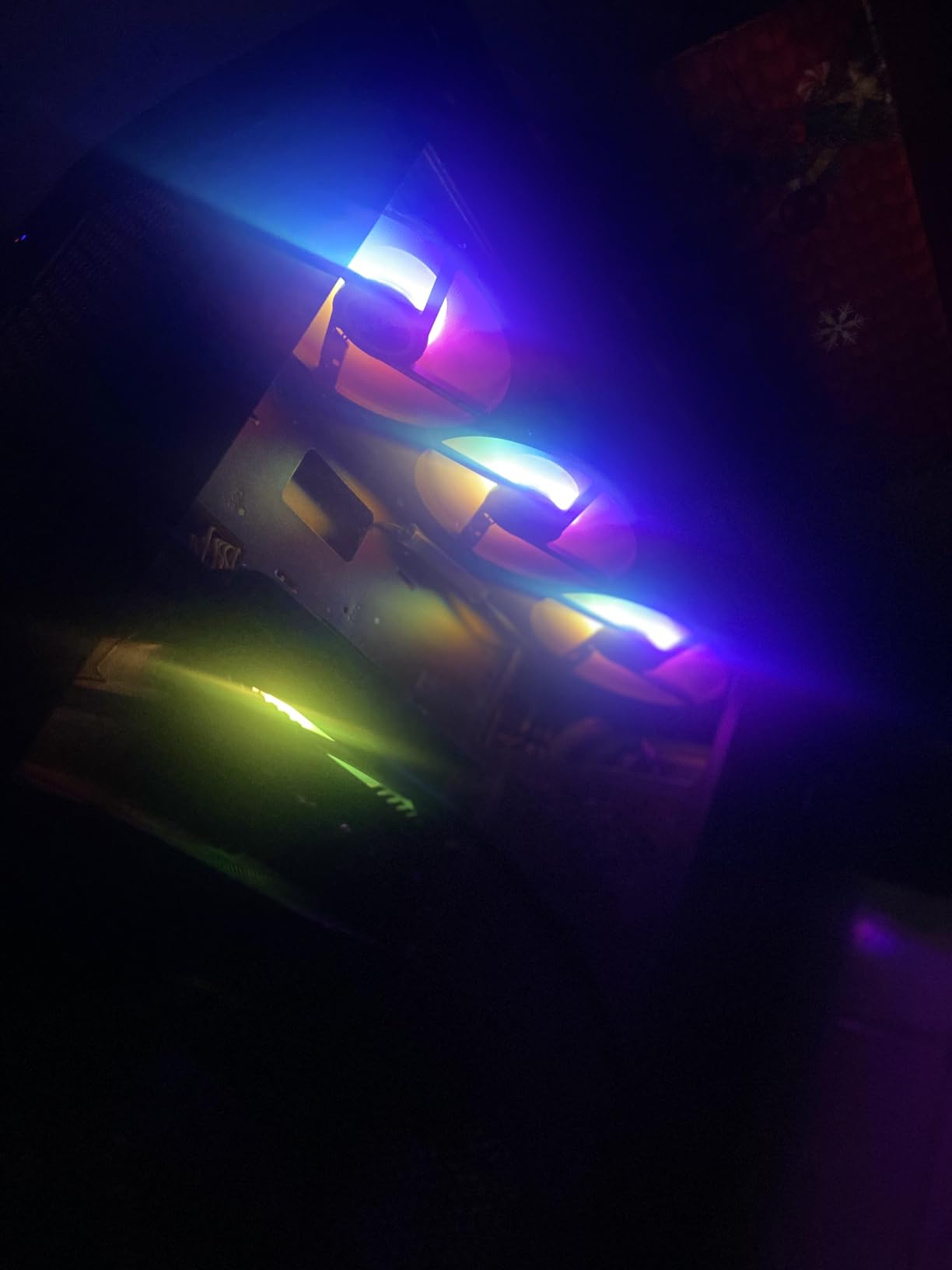 Thermalright 5V A-RGB Computer Fan Controller - 3PIN Lighting Controller, Supports 3PIN/5V Lighting Interface, SATA Direct Supply customer photo 2