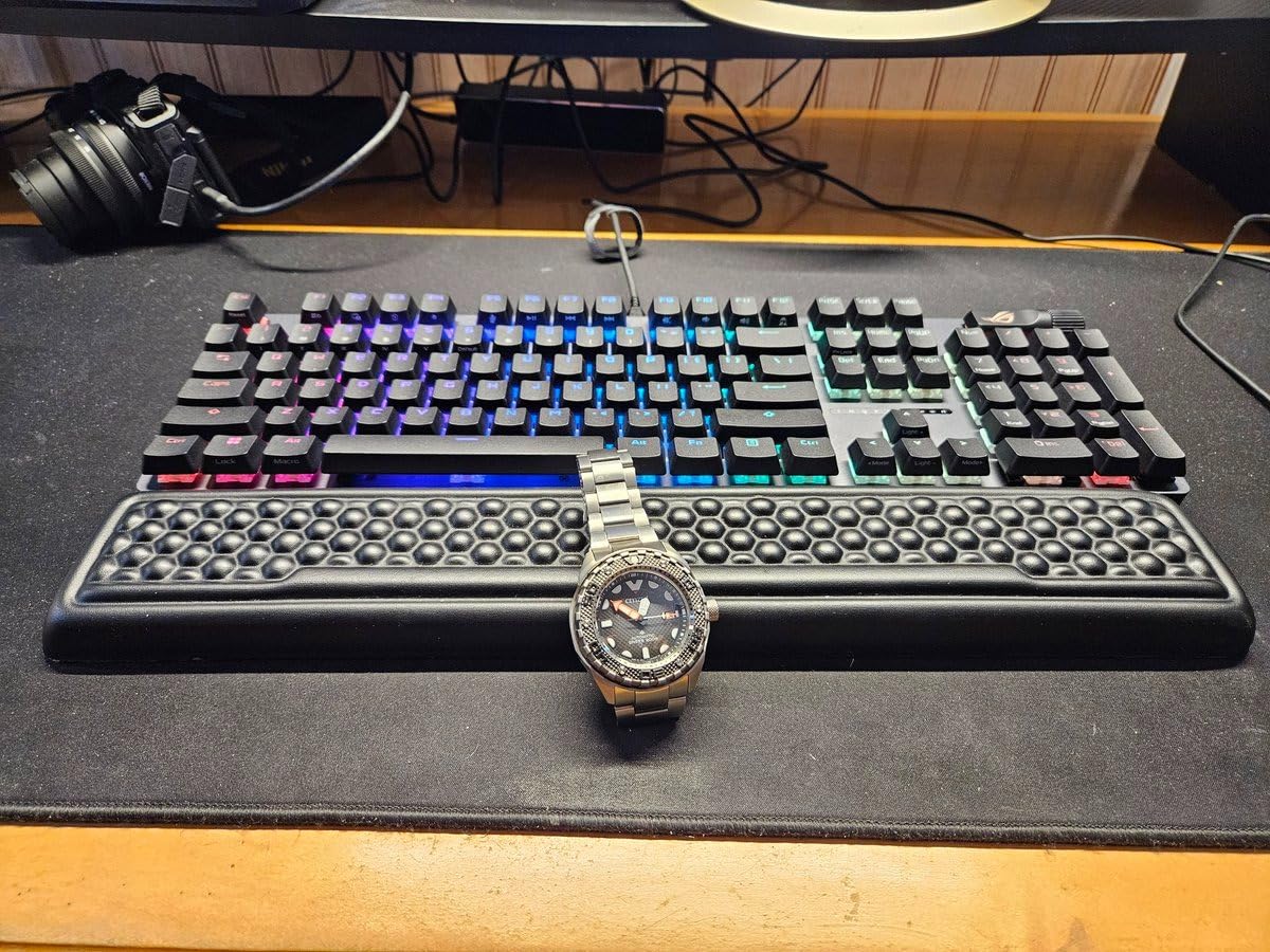 ROG Strix Scope II Gaming Keyboard, pre-lubed ROG RX Red Linear Optical switches, Sound-dampening Foam, PBT doubleshot keycaps, Streaming hotkeys, Multi-Function Controls, Wrist Rest customer photo 1