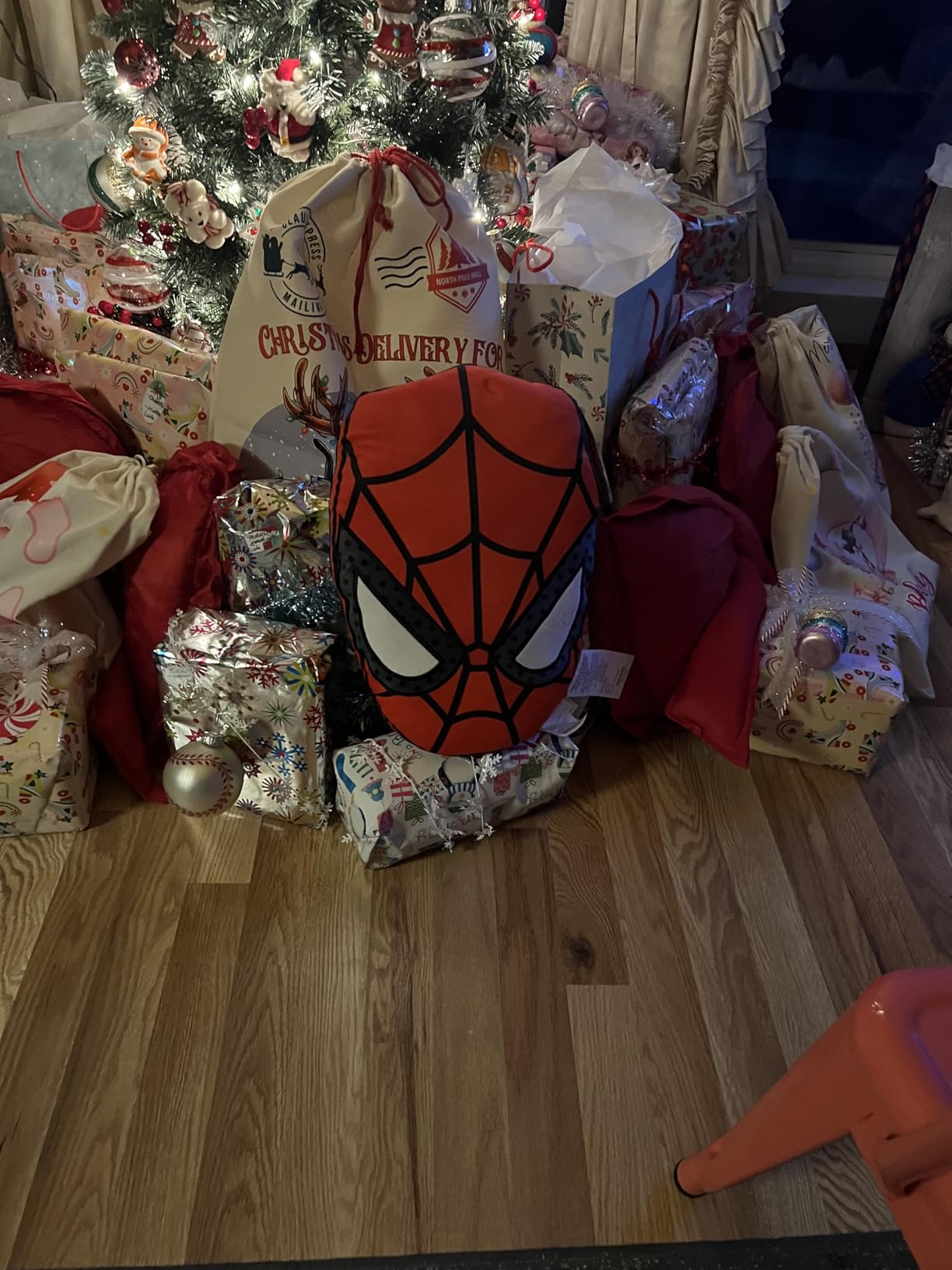 Jay Franco Xbox Controller Plush Shaped Pillow - Super Soft Gaming Pillow - Polyester Microfiber, 11 Inches customer photo 1