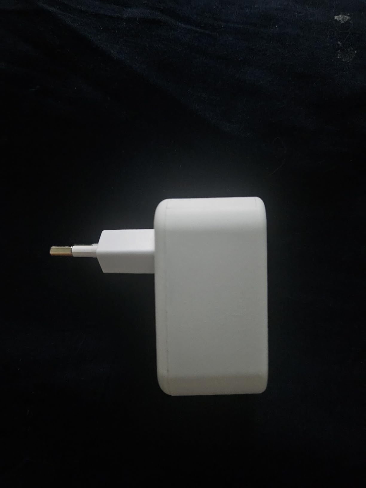 European Travel Plug Adapter USB C, HANYCONY International Plug Adapter, US to Europe Adapter Plug 2 Outlets 3 USB Ports(2 C Port), Type C Power Adapter to Italy Spain France Portugal Iceland Germany customer photo 2