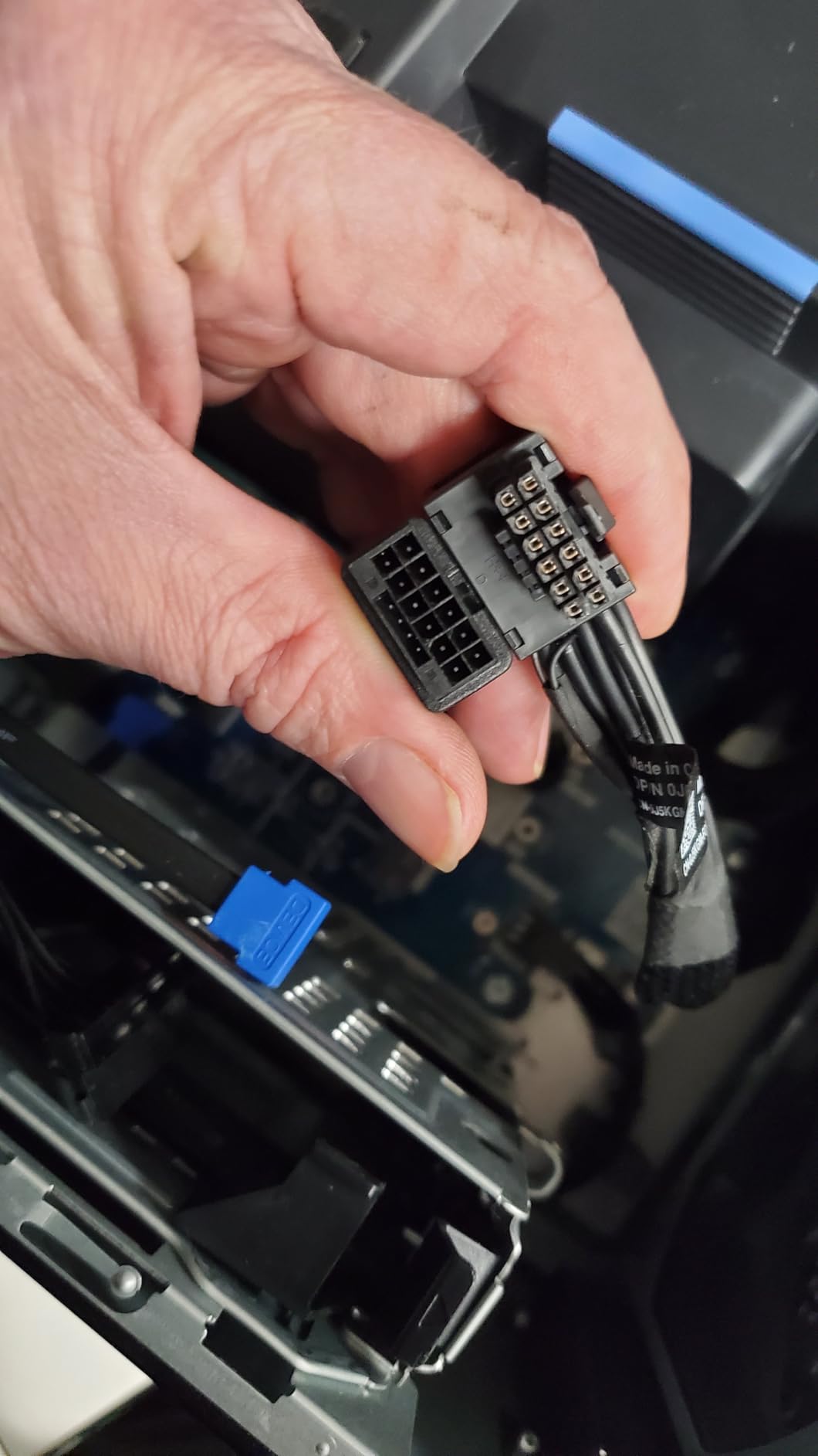 COMeap 12VHPWR Cable Extension, 16 Pin Female to Dual 8 Pin(6+2) Male PCIe Conversion GPU Power Cable for Power Supply with 12+4pin 12VHPWR Port 7 in(18cm) customer photo 1