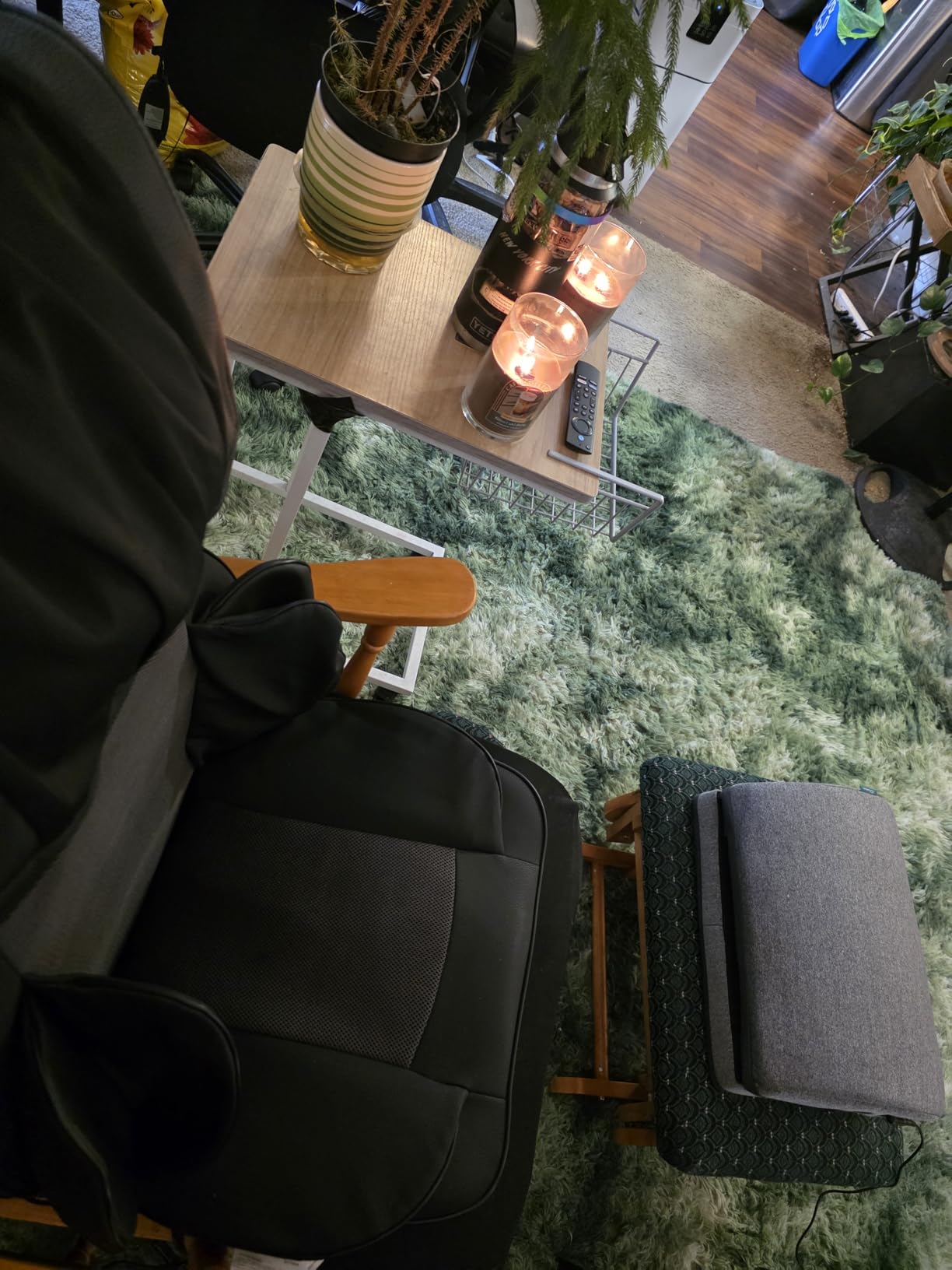 Snailax Heated Foot Rest Under Desk at Work, FSA Eligble Desk Foot Stool with Heat & Vibration Massage, Adjustable Height, 2 Heat Levels Foot Warmer Feet Heater for Office Chair, Gaming Home Use customer photo 1