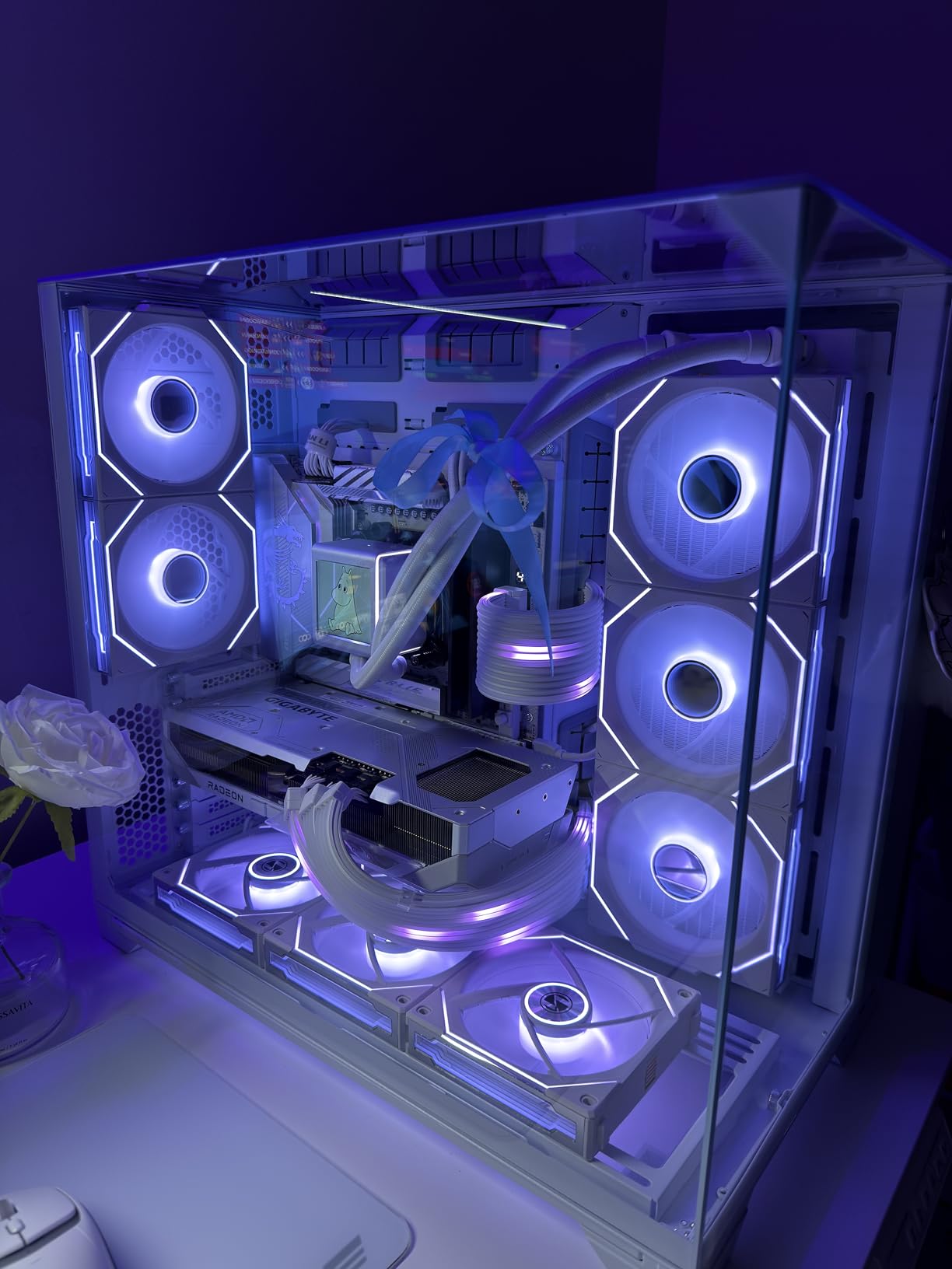 Lian Li O11 Vision - Triple Tempered Glass Panels - Dual-Chamber ATX Mid Tower PC Case - Up to 2 x 360mm Radiators - Removable Motherboard Tray for PC Building - Up to 455mm Large GPUs - O11VX.US customer photo 1