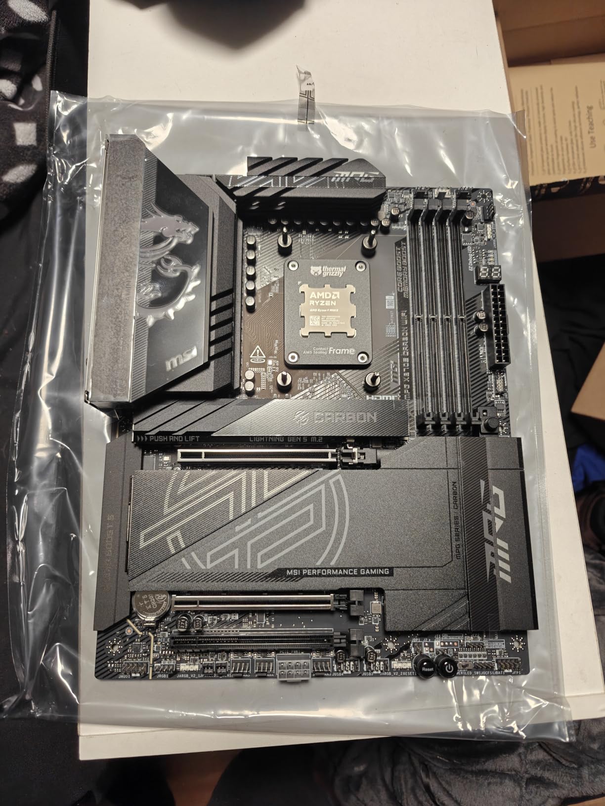 Thermal Grizzly AM5 Contact Sealing Frame - Contact Frame & CPU Guard Combination - Optimizes Contact Pressure Points & Protects Components - for AMD Ryzen 7000 CPUs - Including Aeronaut 1g customer photo 1