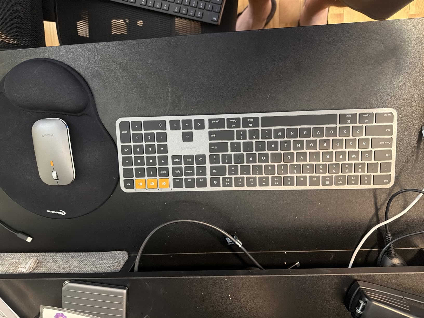 ProtoArc Backlit Bluetooth Keyboard and Mouse for Mac, KM100-A Full Size Wireless Keyboard Mouse for Mac, Multi-Device Rechargeable for MacBook Pro/Air, iPhone, iPad, Space Gray customer photo 2