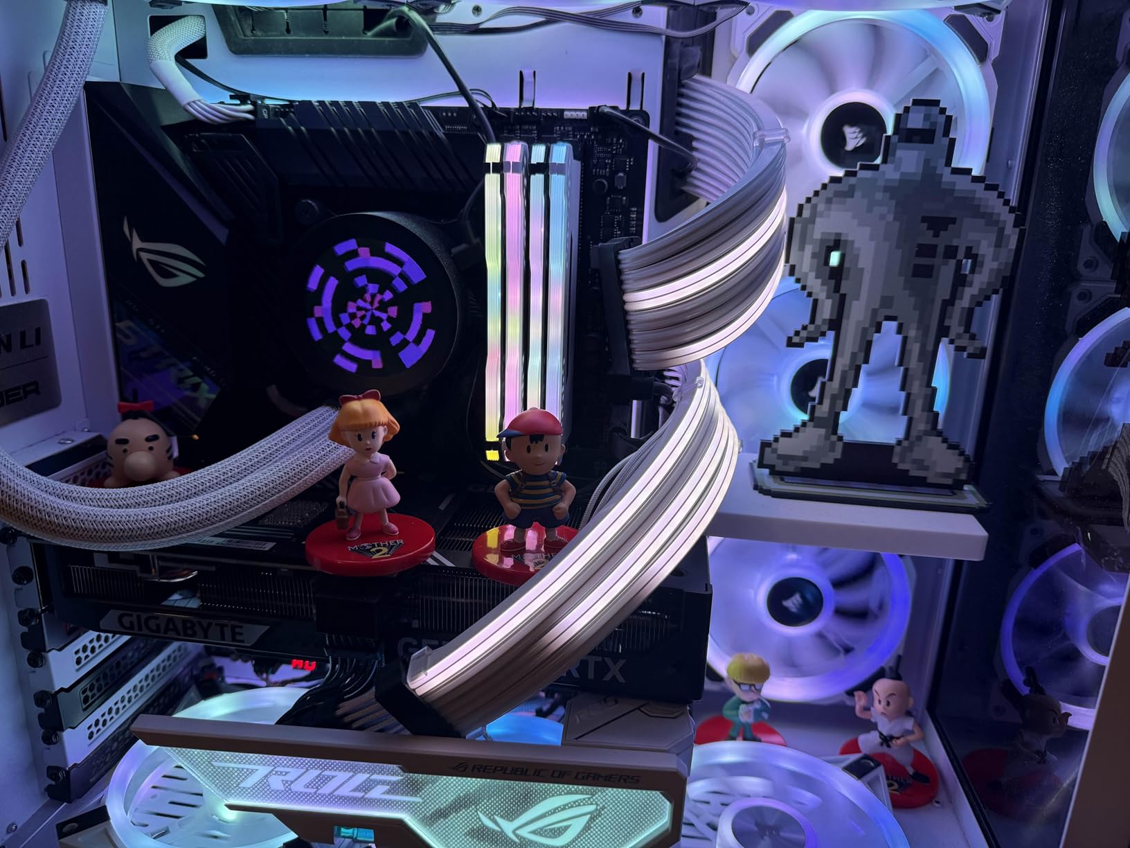 iCUE Link RX120 RGB 120mm PWM Fans with iCUE Link System Hub - Magnetic Dome Bearing - Triple Pack - Black customer photo 2