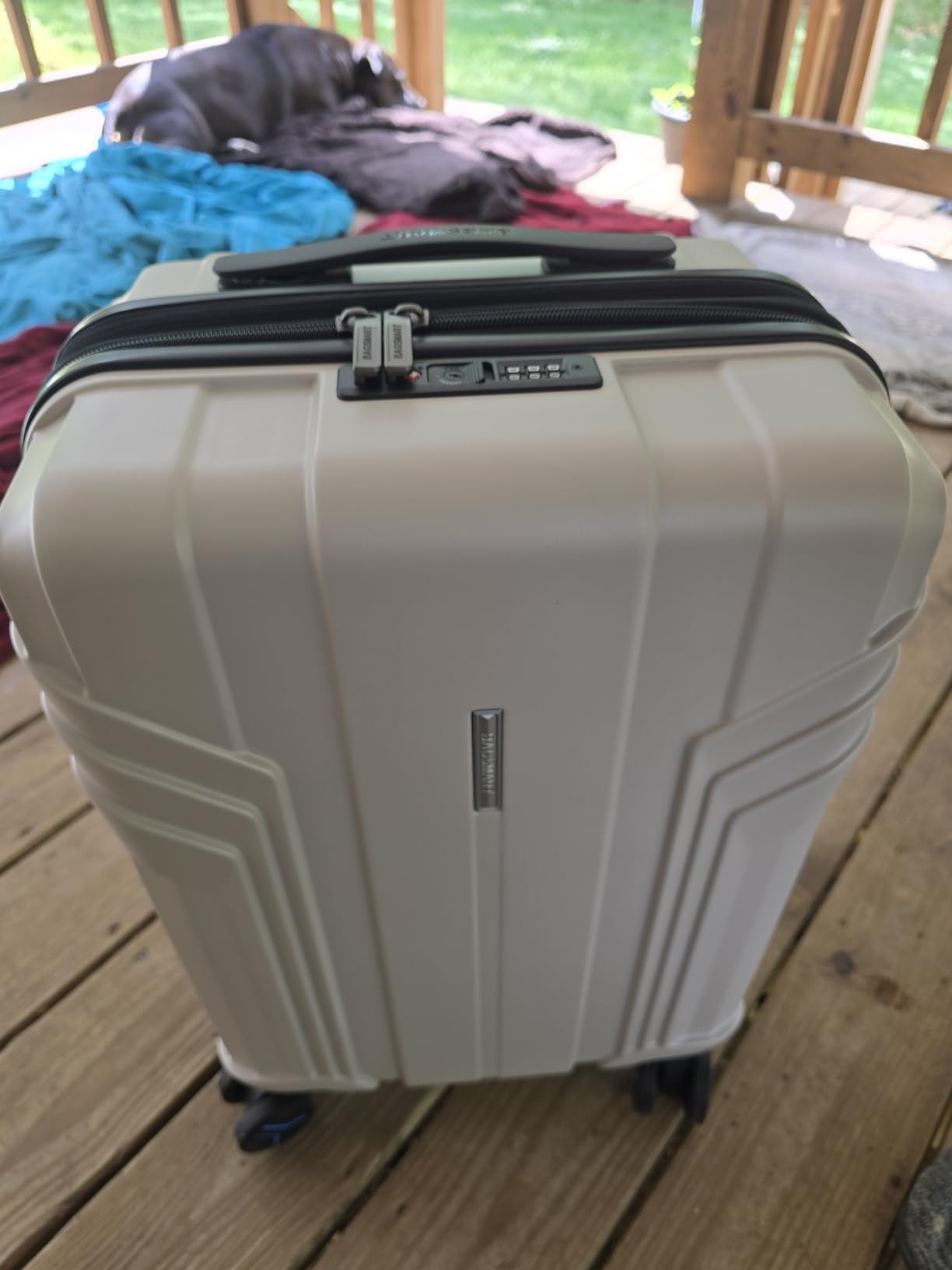 BAGSMART Expandable Carry On Luggage 22x14x9 Airline Approved, 1OO% PC Lightweight Hard Shell Suitcase, 20 Inch Travel Luggage with Spinner Wheels, Waterproof Rolling Suitcase, Gray customer photo 2