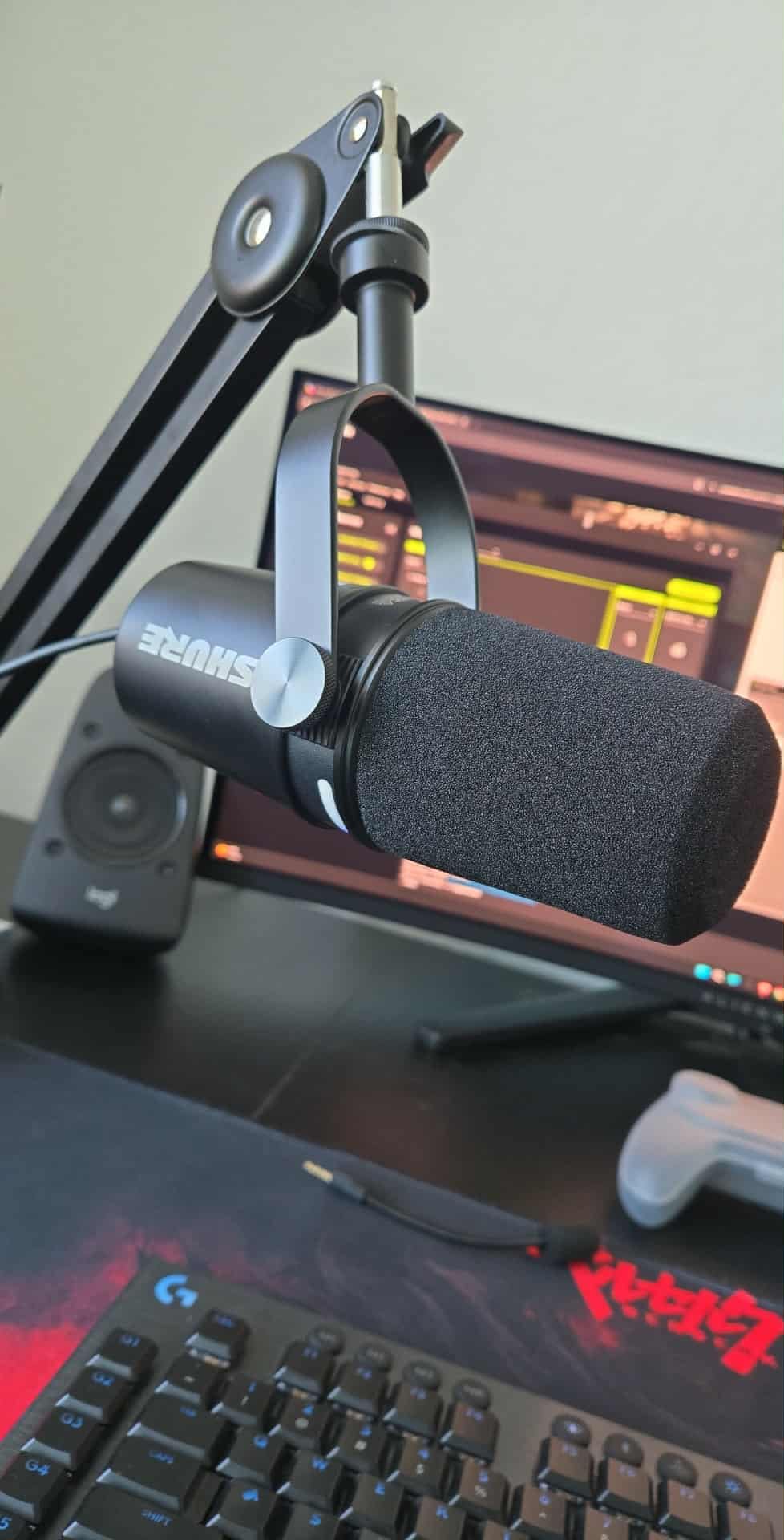 Shure MV7+ Podcast Dynamic Microphone - OBS Certified, Enhanced Audio, LED Panel, USB-C & XLR Outputs, Auto Level Mode, Digital Pop Filter, Reverb Effects - for Podcasting, Streaming, Recording, Black customer photo 2