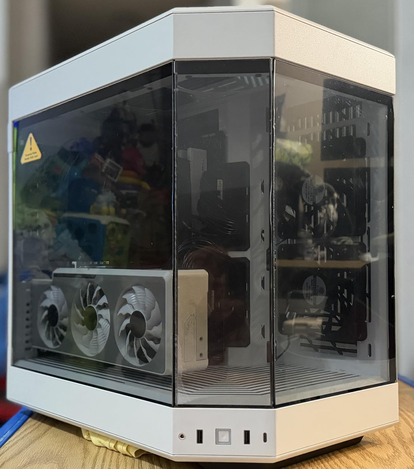 Hyte Y70 Upgraded Modern Aesthetic Dual Chamber Panoramic Tempered Glass Mid-Tower ATX Computer Gaming Case with PCIE 4.0 Riser Cable Included, Black customer photo 1