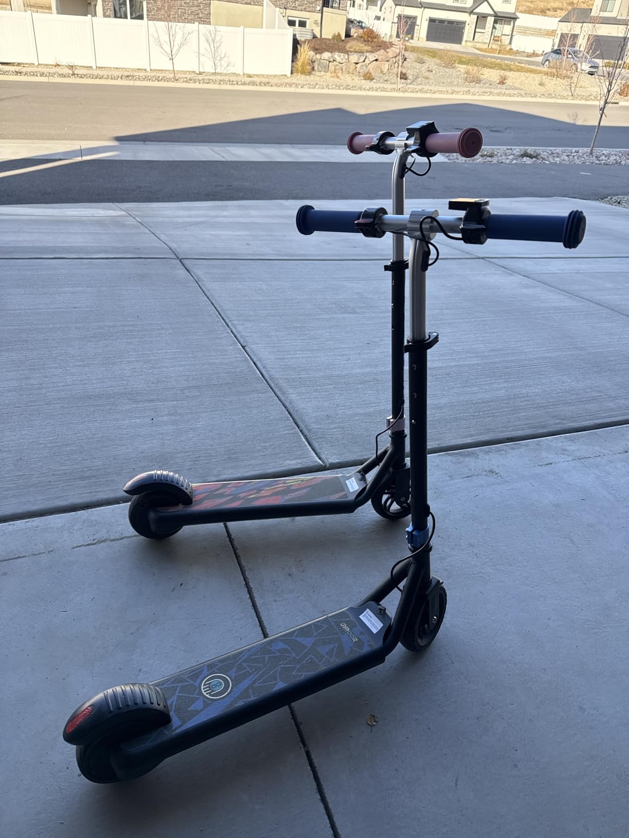 Gyroor H30 Max Electric Scooter for Kids, LED Dispaly, 150W Powerful Motor, Dual Brake System, Adjustable Height and Speed, Best Presents for Kids customer photo 1