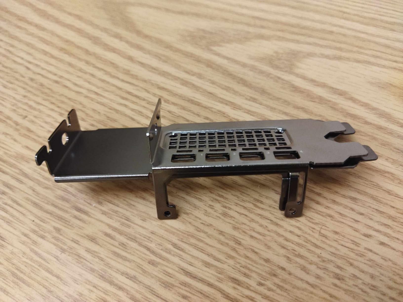 PNY NVIDIA RTX 2000 Ada Generation 16GB GDDR6 PCI Express 4.0 Dual Slot, Low Profil 4X MiniDisplayPort, 8K Support, Ultraleiser Aktiver Lfter customer photo 1