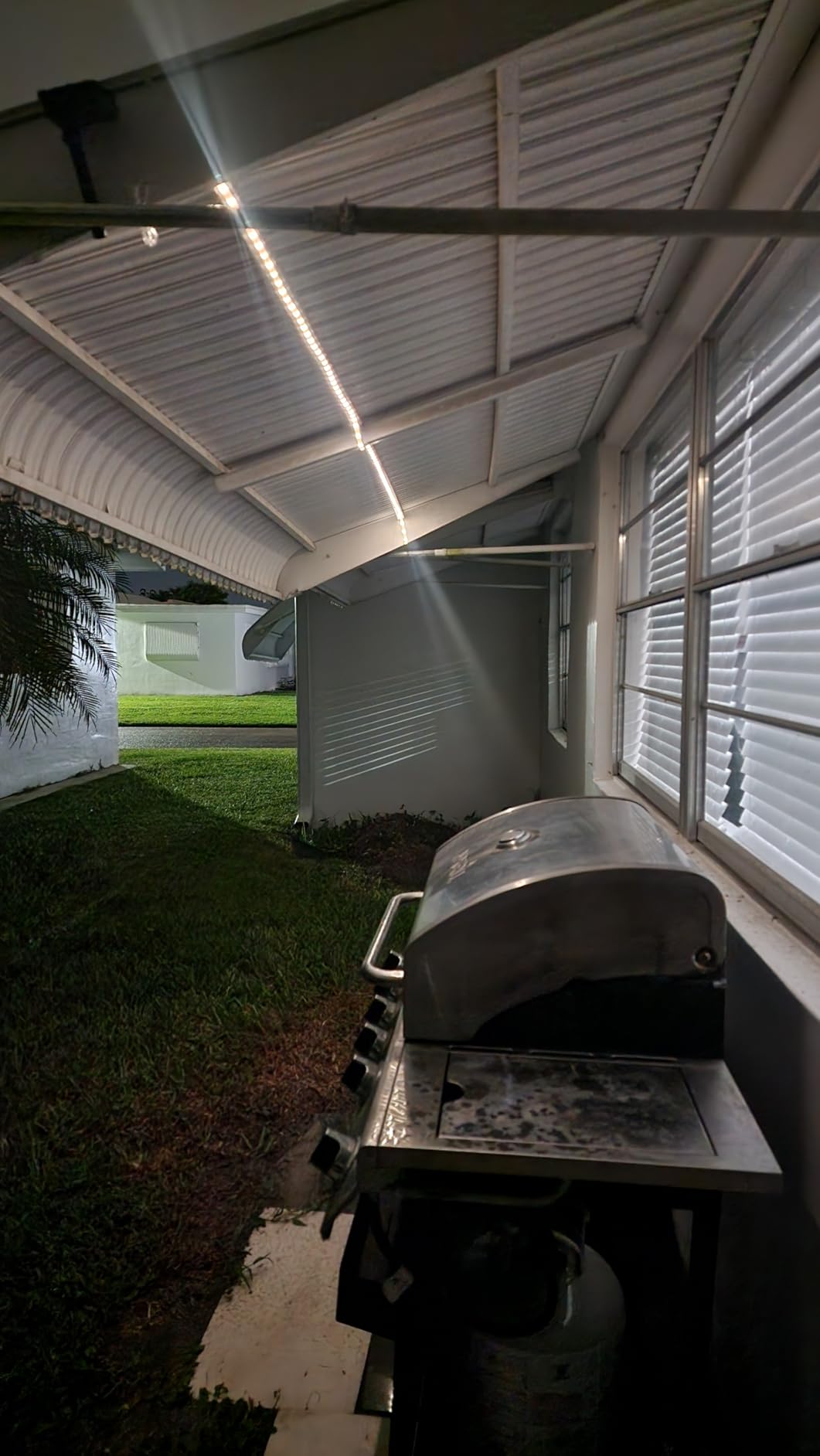 Solar LED Strip Lights Outdoor Waterproof 19.6FT 180 LED White Cuttable Solar Powered Tape Light for Outside, Pool, Stair, Accent Lighting (Upgraded Version) customer photo 2