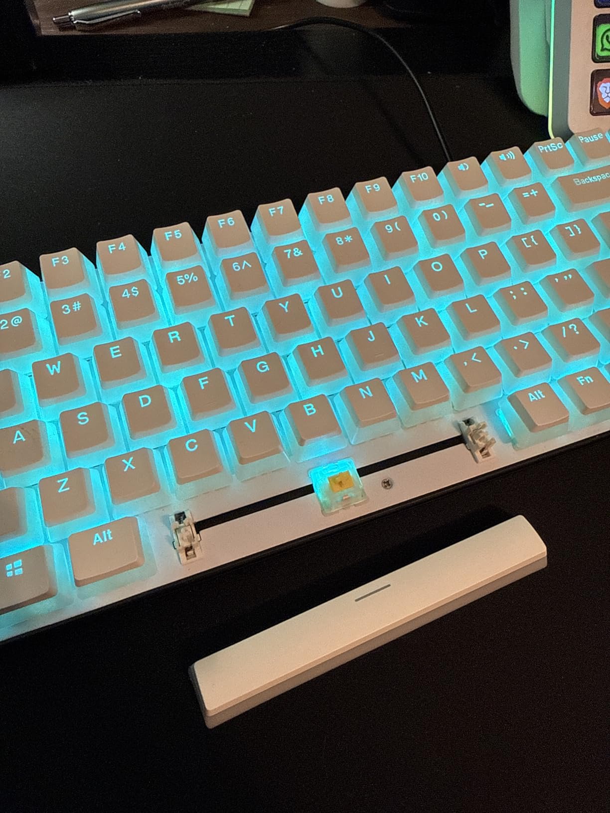 Gateron Milky Yellow Pro V2 Linear Switches Pre-lubed 5-Pin 50gf for All MX Mechanical Keyboard Game Keyboard(90PCS) customer photo 1