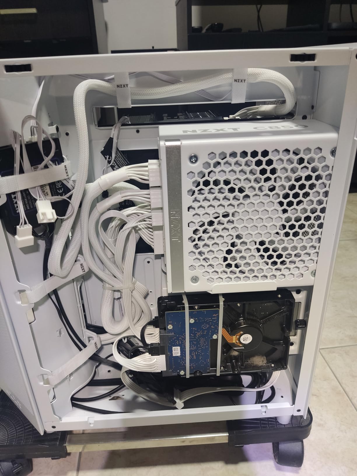 NZXT C850 Gold ATX 3.1 - Fully Modular Low-Noise PC Gaming Power Supply - 850 Watts - 80 Plus Gold - 12V-2x6 Connector - Zero Fan Mode - 100% Japanese Capacitors - White customer photo 2