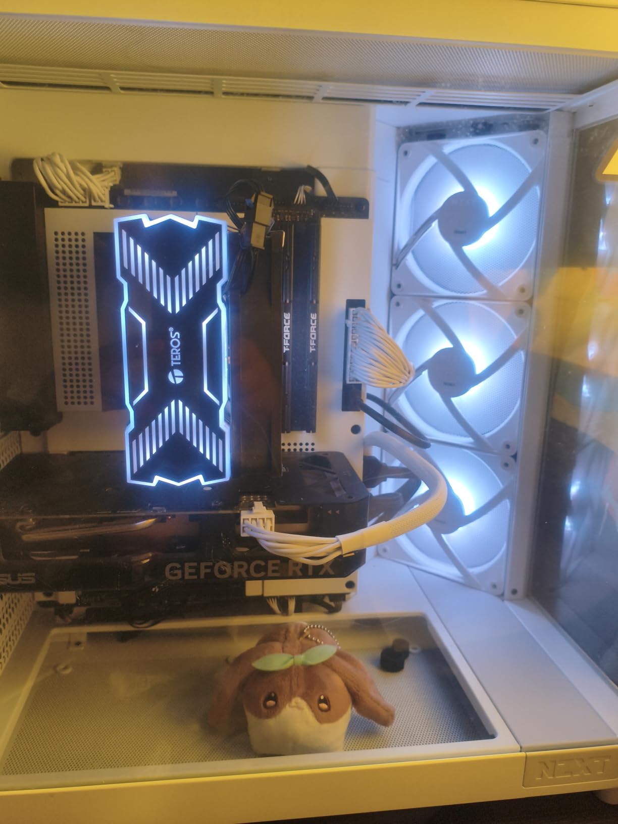 NZXT C1200 Gold ATX 3.1 - Fully Modular Low-Noise PC Gaming Power Supply - 1200 Watts - 80 Plus Gold - 12V-2x6 Connector - Zero Fan Mode - 100% Japanese Capacitors - Black customer photo 2