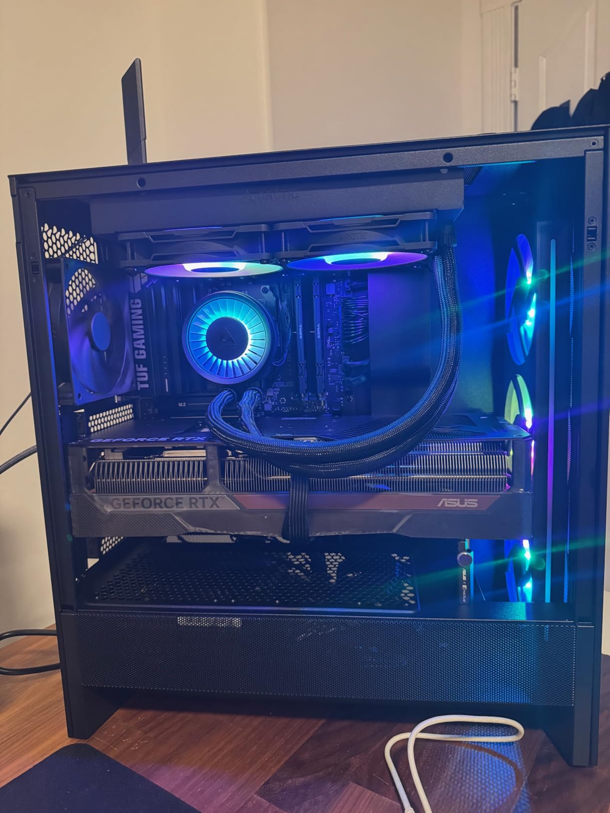 NZXT H5 Flow RGB 2024 - Compact ATX Mid-Tower PC Gaming Case - High Airflow - F360 RGB Core (CV) Included - 360mm Front & 240mm Top Radiator Support - Cable Management - Tempered Glass - Black customer photo 2