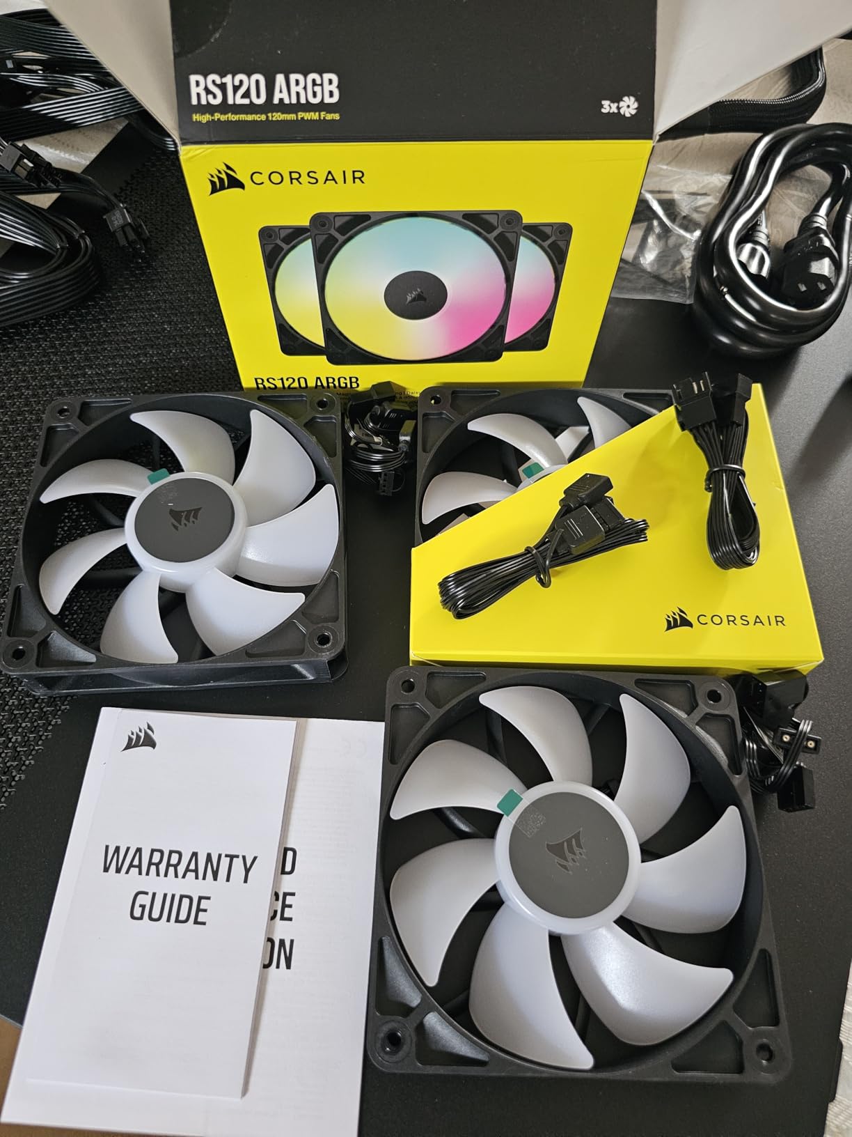 CORSAIR RS120 ARGB 120mm PWM Fans - Daisy-Chain Connection - Low-Noise - Magnetic Dome Bearing - Triple Pack - Black customer photo 2
