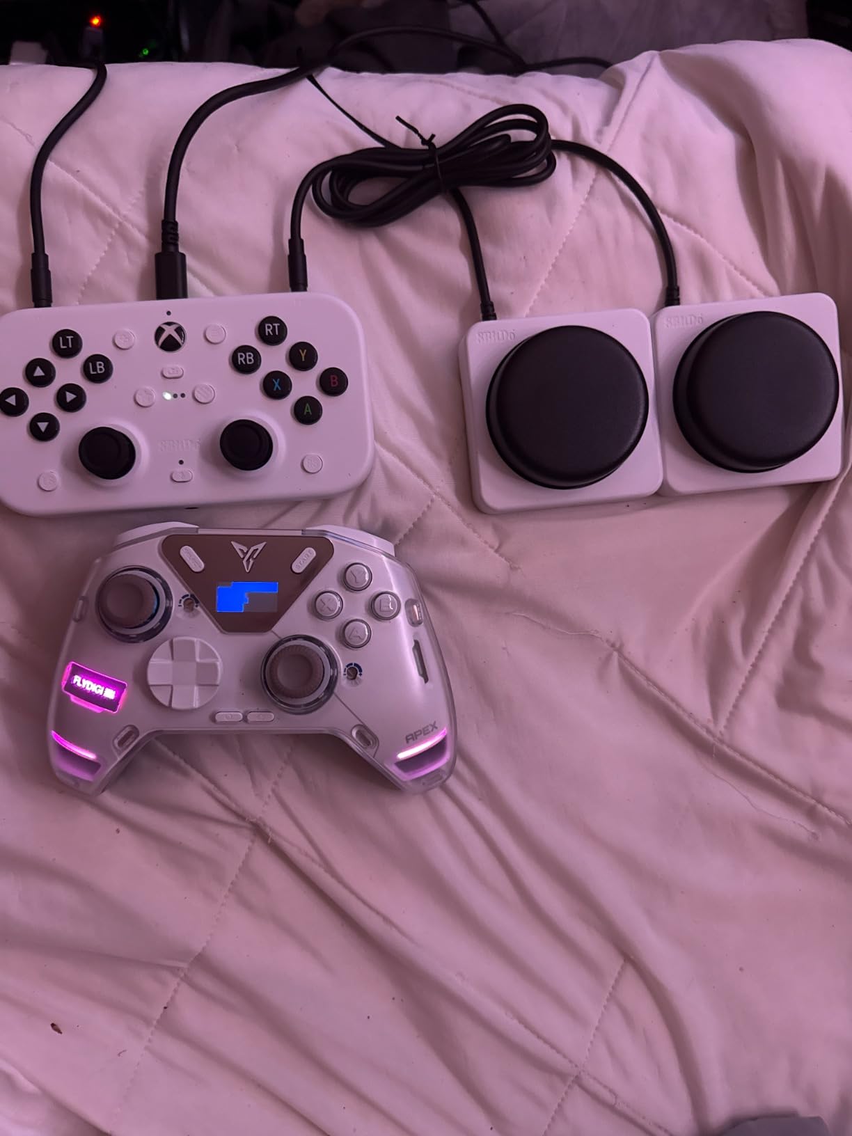 8BitDo Lite SE 2.4G Wireless Controller for Xbox Series X|S, Xbox One, Windows 10/11, Gamepad with Hall Effect Joysticks, 3.5mm Audio Jack - Officially Licensed customer photo 1