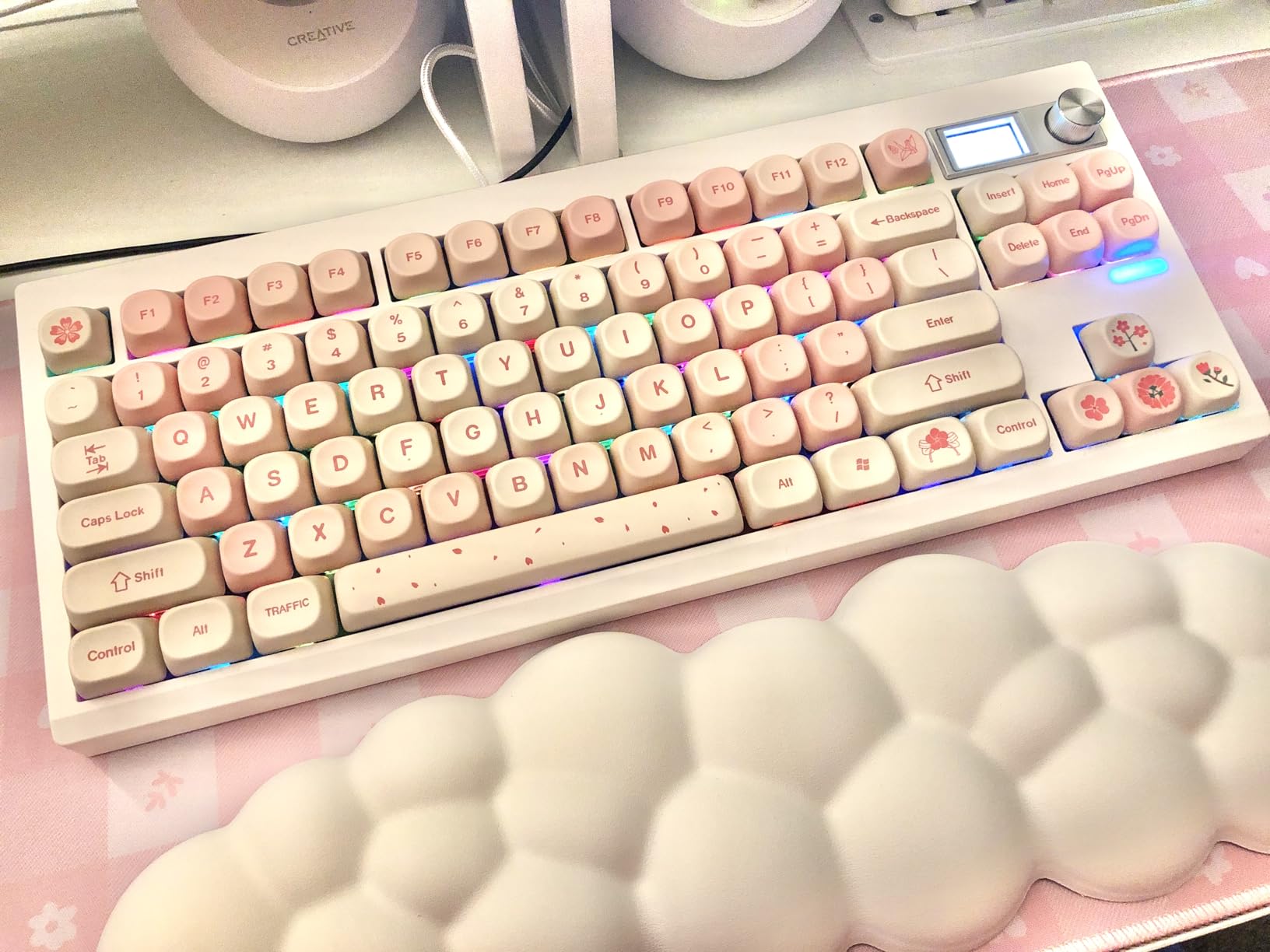 GMK87 Keyboard Barebones Kit,Gasket Mount Hot Swap PCB Triple Mode BT5.0/2.4G/Type-C Wireless Mechanical Keyboard with Knob VIA-Programmable Custom TFT-Screen RGB Gaming DIY Kit (White) customer photo 1