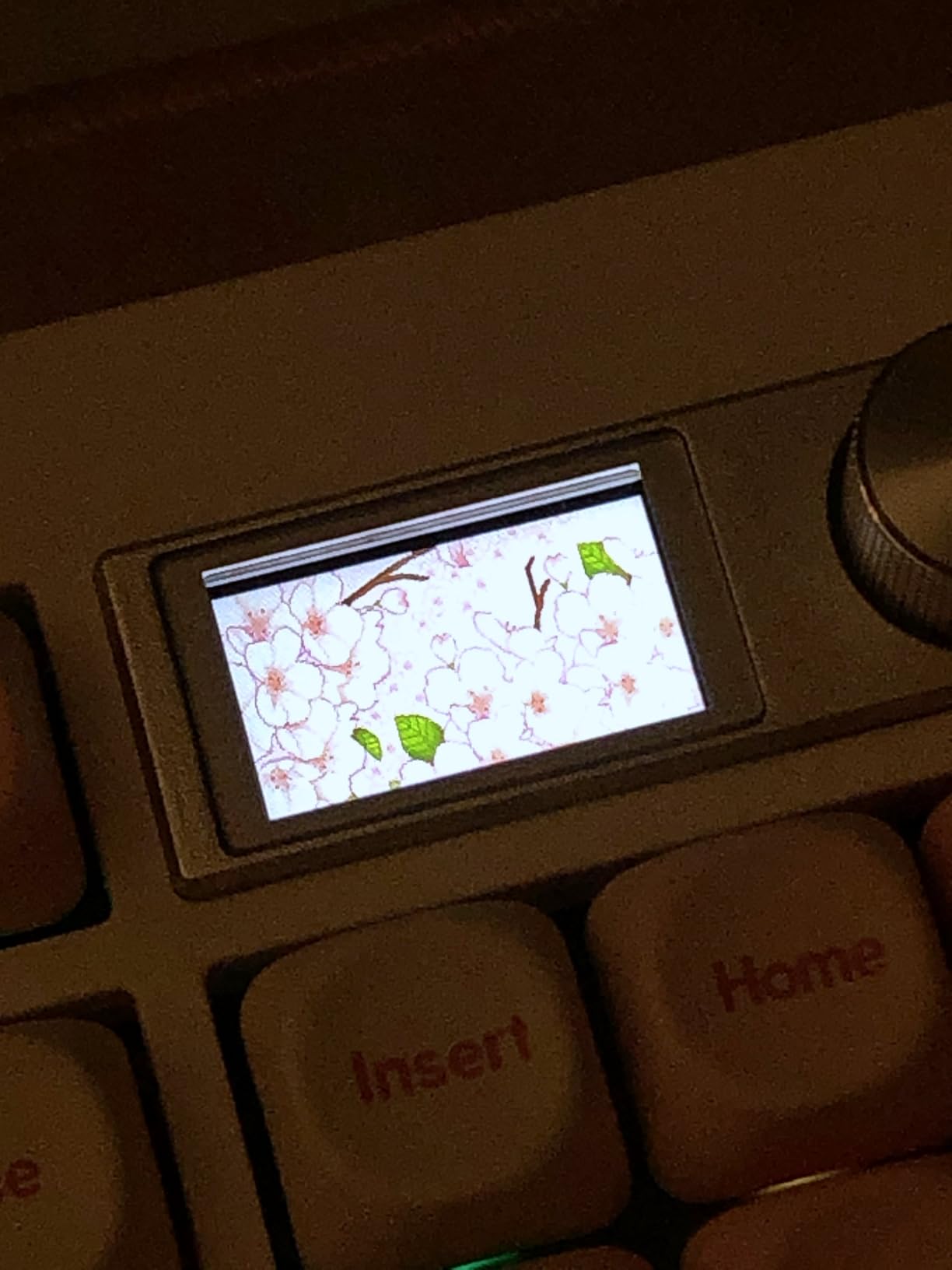 GMK87 Keyboard Barebones Kit,Gasket Mount Hot Swap PCB Triple Mode BT5.0/2.4G/Type-C Wireless Mechanical Keyboard with Knob VIA-Programmable Custom TFT-Screen RGB Gaming DIY Kit (White) customer photo 2