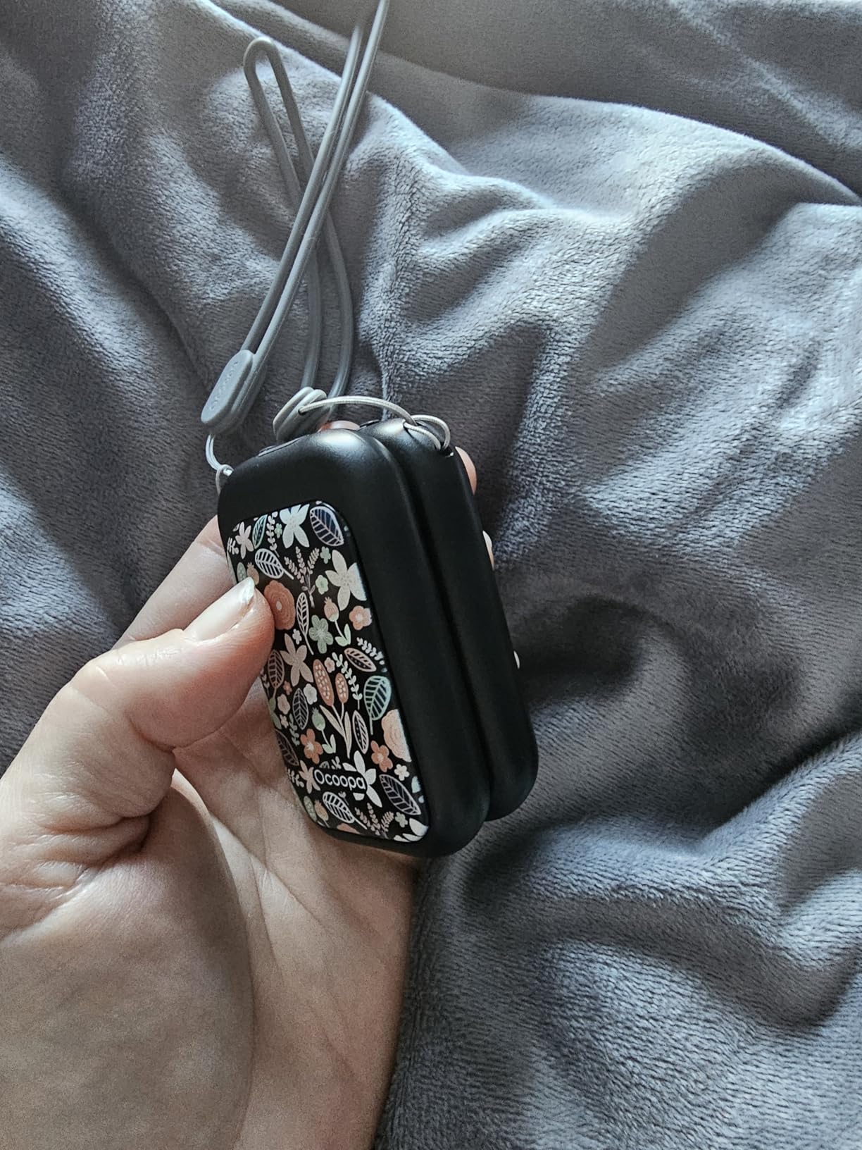 OCOOPA Magnetic Rechargeable Hand Warmers 2 Pack, Card-Style Electric AI Hand Warmers 5000mAh, Pocket Portable Hands Heater, UL Certified (UT4 Young) customer photo 2