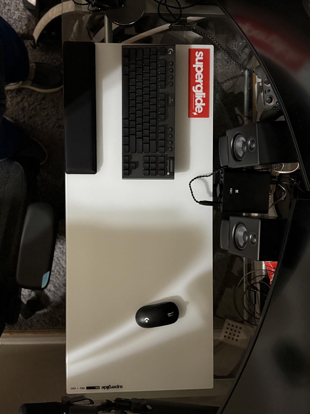 Logitech G915 X Lightspeed Low-Profile Wireless Gaming Keyboard, Double-Shot PBT Keycaps, Fully Programmable Keys, RGB Backlighting, Sleek Aluminum Finishing, GL Red Linear Switches - PC/Mac - Black customer photo 1