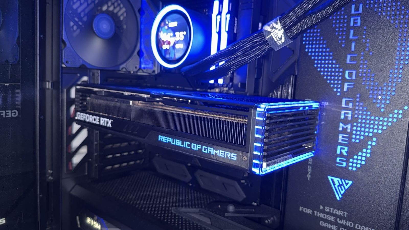 ASUS ROG Strix GeForce RTX 4090 BTF OC Edition Gaming Graphics Card - PCIe 4.0, 24GB GDDR6X, Exclusive to BTF ATX Motherboards customer photo 2