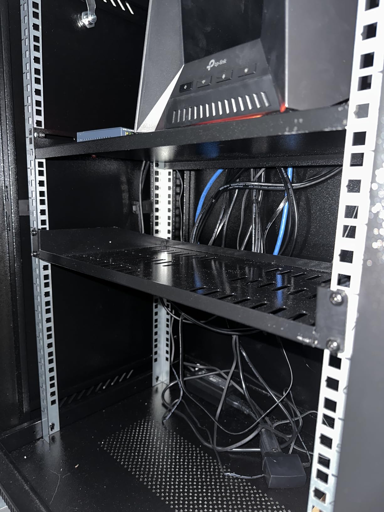 VEVOR 2PCS 1U Server Rack Shelf, Universal Vented Rack Mount Cantilever Tray for 19 inch Network Equipment Rack & Cabinet, 10