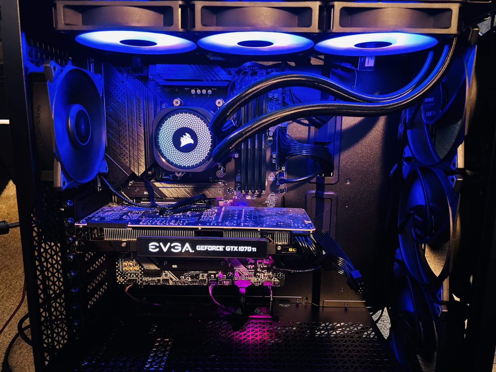 CORSAIR Nautilus 360 RS ARGB Liquid CPU Cooler - 360mm AIO - Low-Noise - Direct Motherboard Connection - Daisy-Chain - Intel LGA 1851/1700, AMD AM5/AM4 - 3X RS120 ARGB Fans Included - White customer photo 2