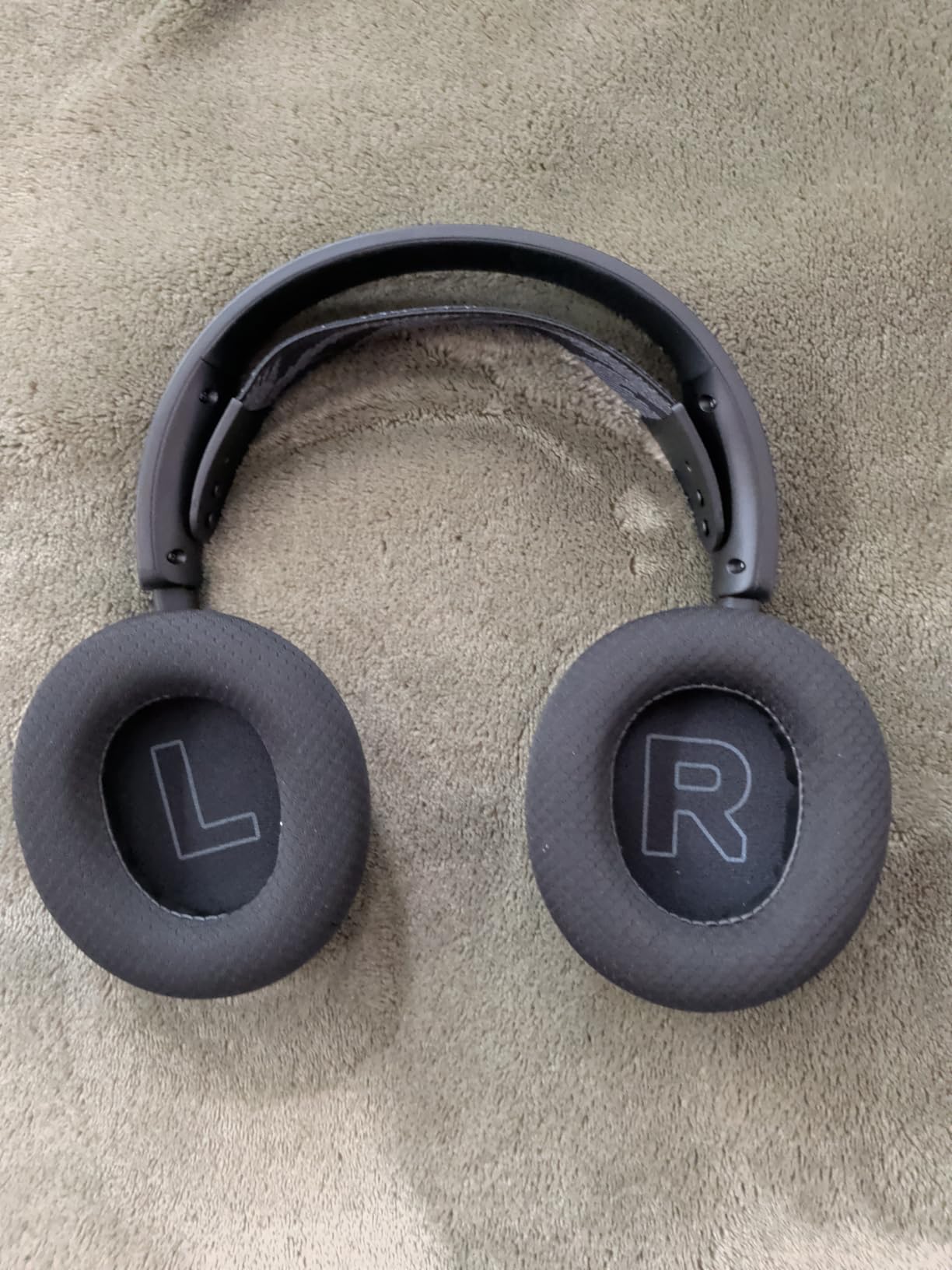 HyperX Cloud - Gaming Headset, Memory Foam Comfort, Noise-Cancelling mic, Durable Aluminum Frame. customer photo 2