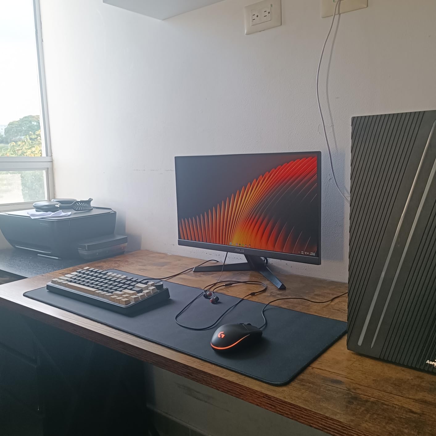 ASUS 24 inch 120Hz Gaming Office Computer Monitor (VY249HGR) - 1080p(Full HD), IPS, 120Hz, 1ms, Adaptive Sync, Eye Care Plus, Blue Light Filter, Flicker Free, SmoothMotion, DisplayWidget, 3yr warranty customer photo 1