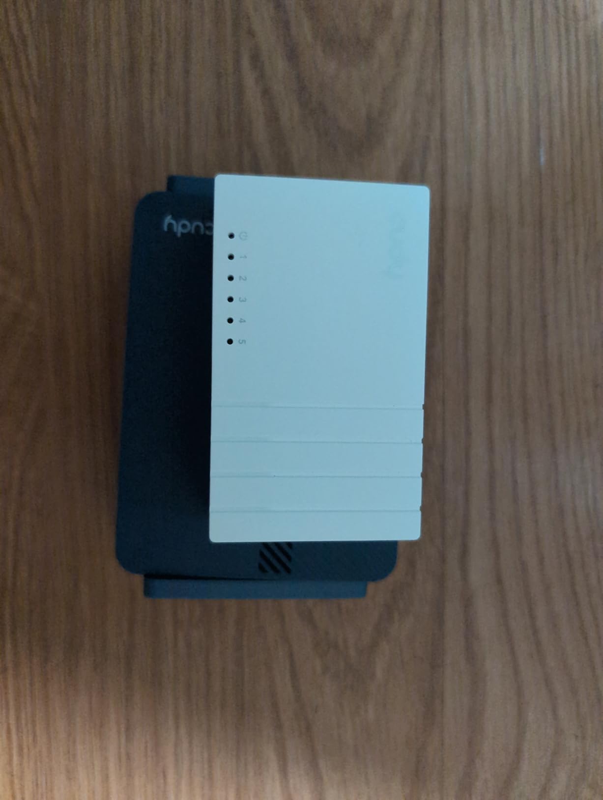 Cudy GS105U 5 Port Gigabit Ethernet Switch with USB-C Power Jack Desktop Ethernet Splitter Plastic Case Unshielded Switch Plug & Play Fanless Unmanaged customer photo 1