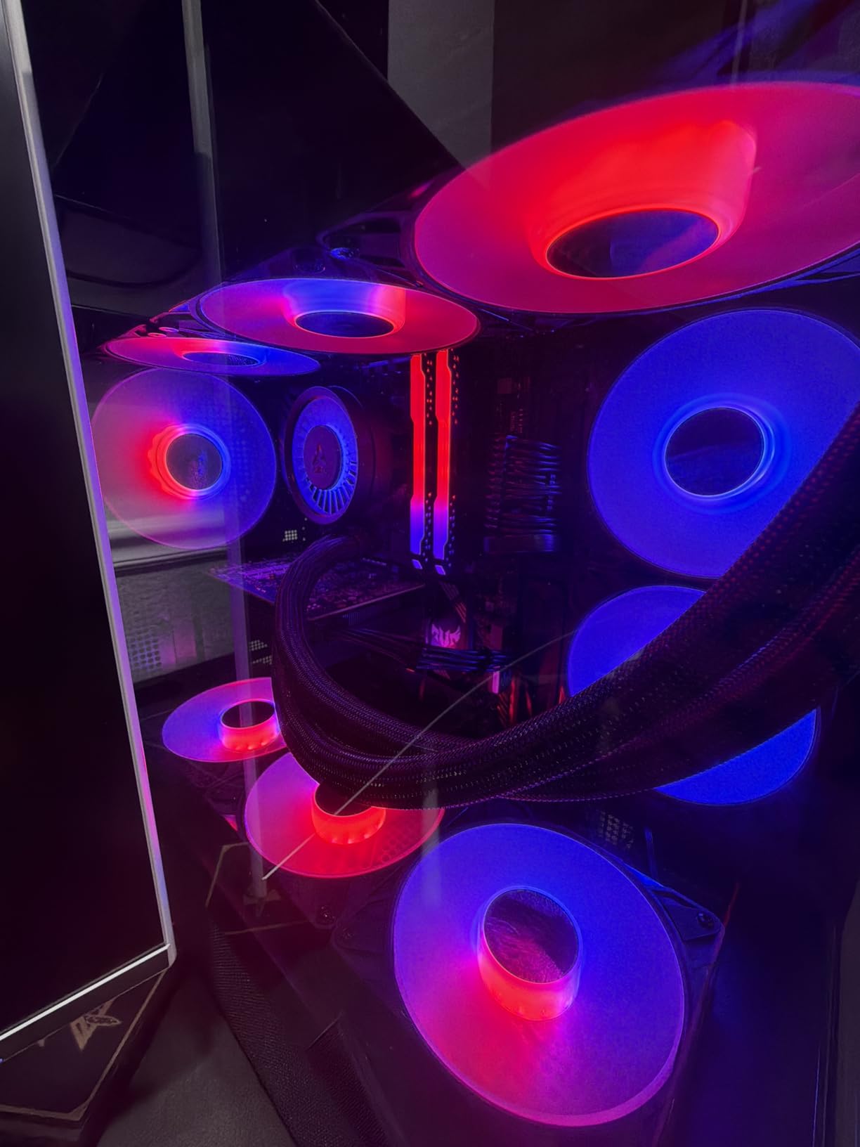 ASUS TUF Gaming ARGB PWM Fan Hub (Connects six case Fans, PWM Fan and RGB Connector, Clear Power and Operation Indicators, Stable Dual SATA Power Support) customer photo 1