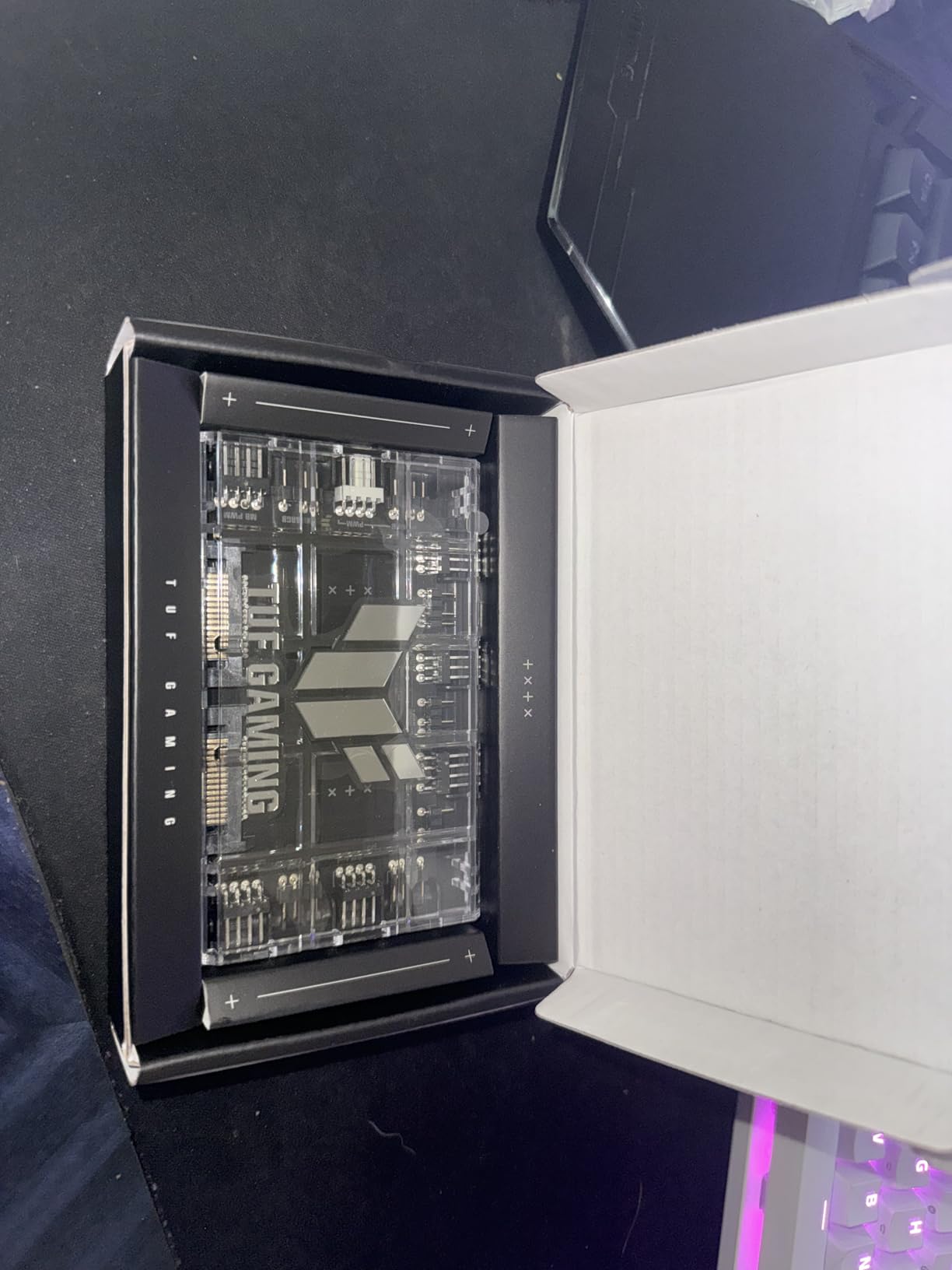 ASUS TUF Gaming ARGB PWM Fan Hub (Connects six case Fans, PWM Fan and RGB Connector, Clear Power and Operation Indicators, Stable Dual SATA Power Support) customer photo 2