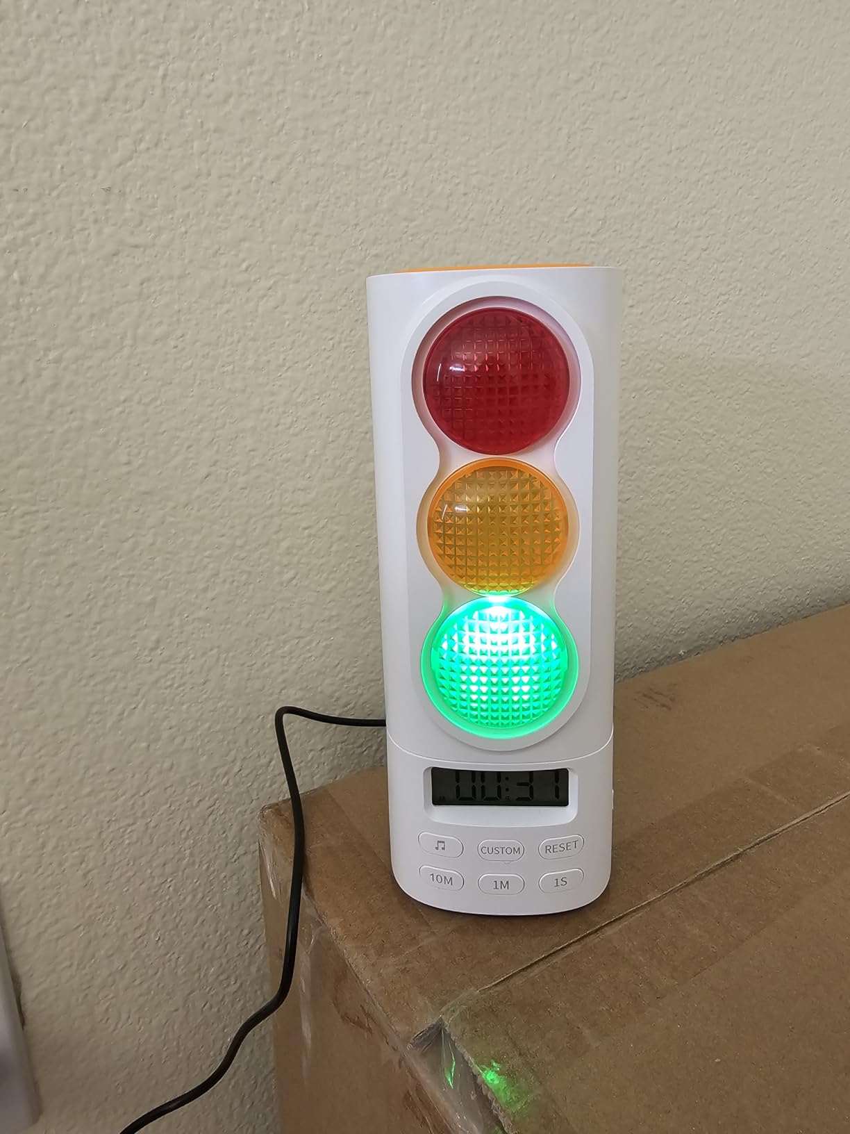 Traffic Light Visual Timer&ADHD Tool for Kids Adults Display Volume Adjustment, with 4 Ringtones for Classroom Desk Home Kitchen Game Countdown Pause Memory Function Charger Type C Included customer photo 1