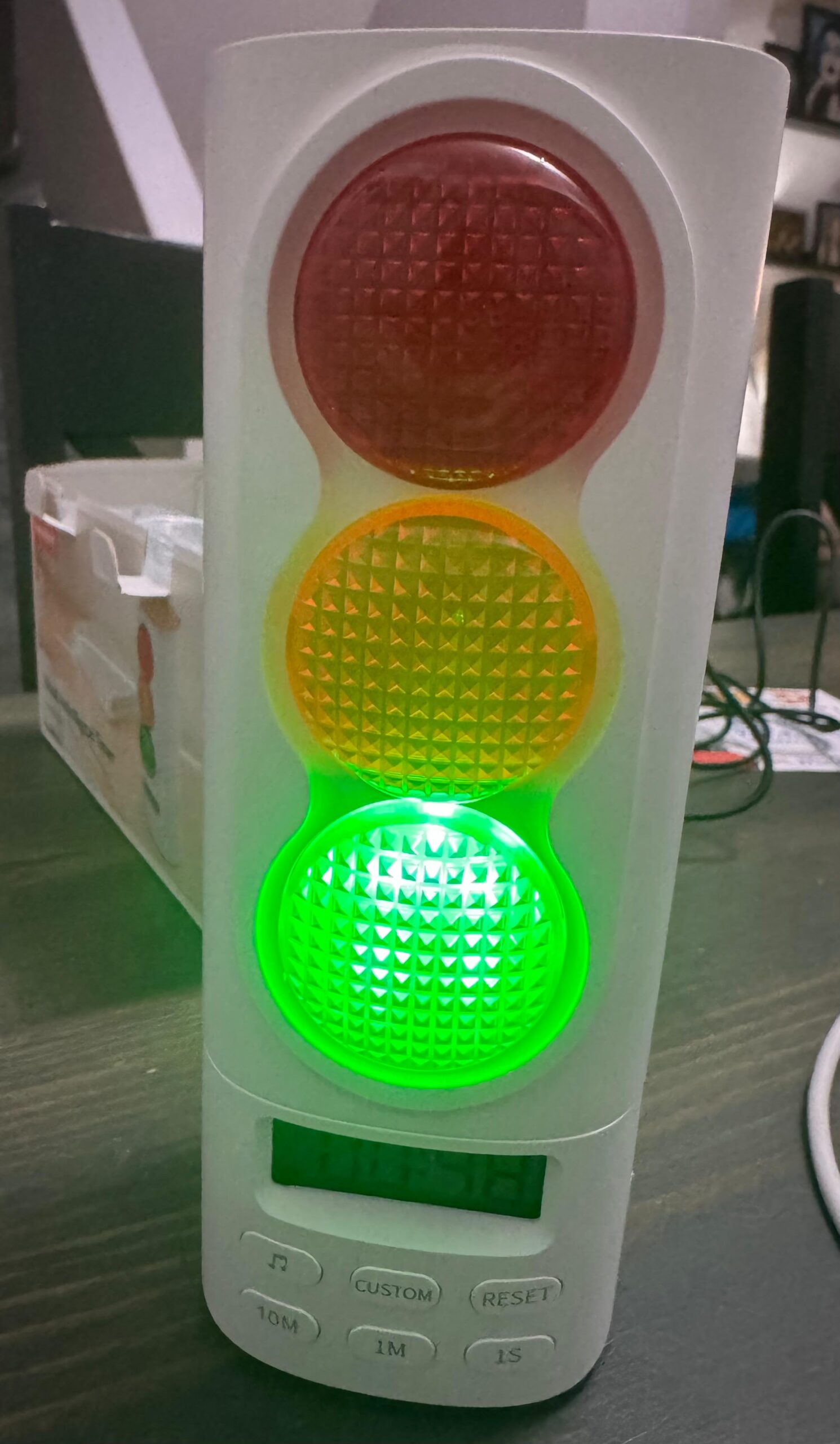 Traffic Light Visual Timer&ADHD Tool for Kids Adults Display Volume Adjustment, with 4 Ringtones for Classroom Desk Home Kitchen Game Countdown Pause Memory Function Charger Type C Included customer photo 2