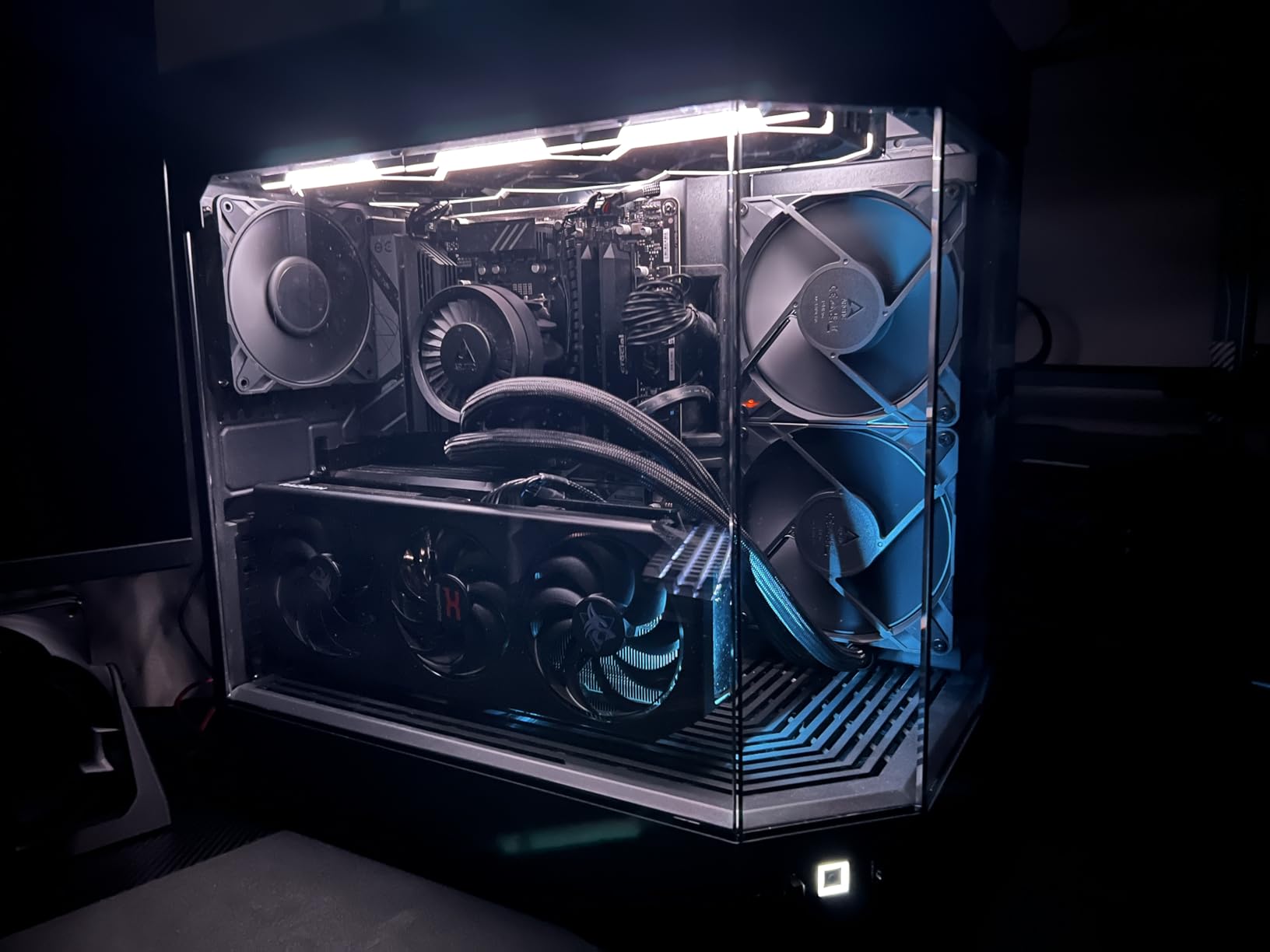 ARCTIC Liquid Freezer III Pro 280 - AIO CPU Cooler, 2 x 140 mm Water Cooling, 38 mm Radiator, PWM Pump, VRM Fan, AMD AM5/AM4, Intel LGA1851/1770 Contact Frame - Black customer photo 1