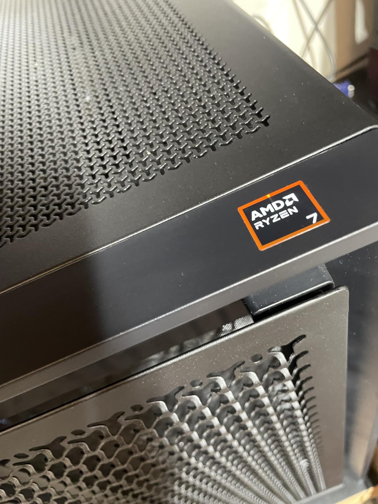 CORSAIR 4000D RS Frame Modular High Airflow Mid-Tower PC Case - 3X RS Fans - InfiniRail Mounting System - Fits Multiple 360mm Radiators - Reverse Connector Motherboard Compatible - Black customer photo 2