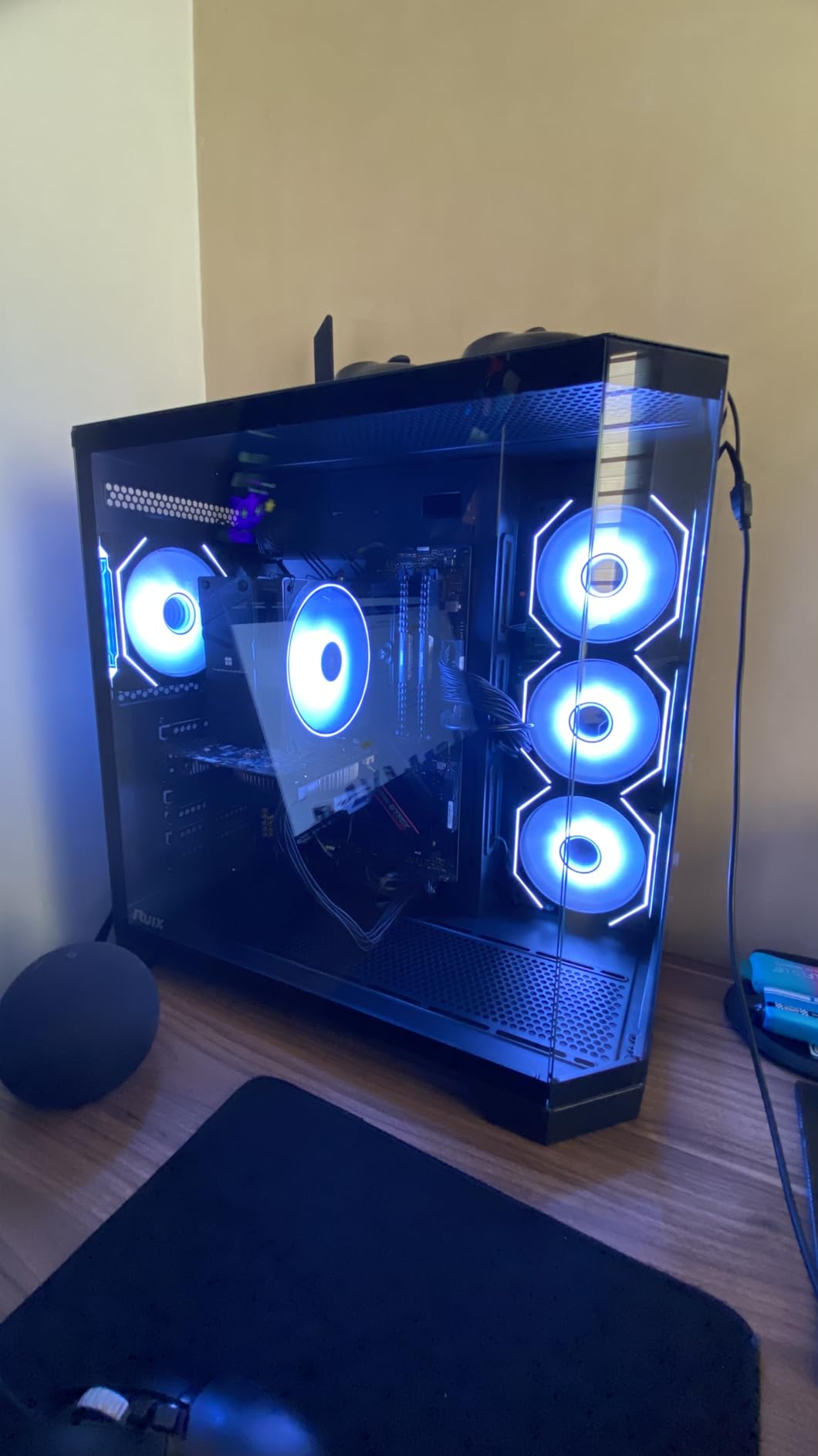 RUIX OV303 ATX Mid-Tower PC Case, Pre-Installed 4 x 120mm Prism ARGB PWM Fans, USB 3.0 & Type-C Ports, High-Airflow Gaming Computer Case - Black customer photo 1